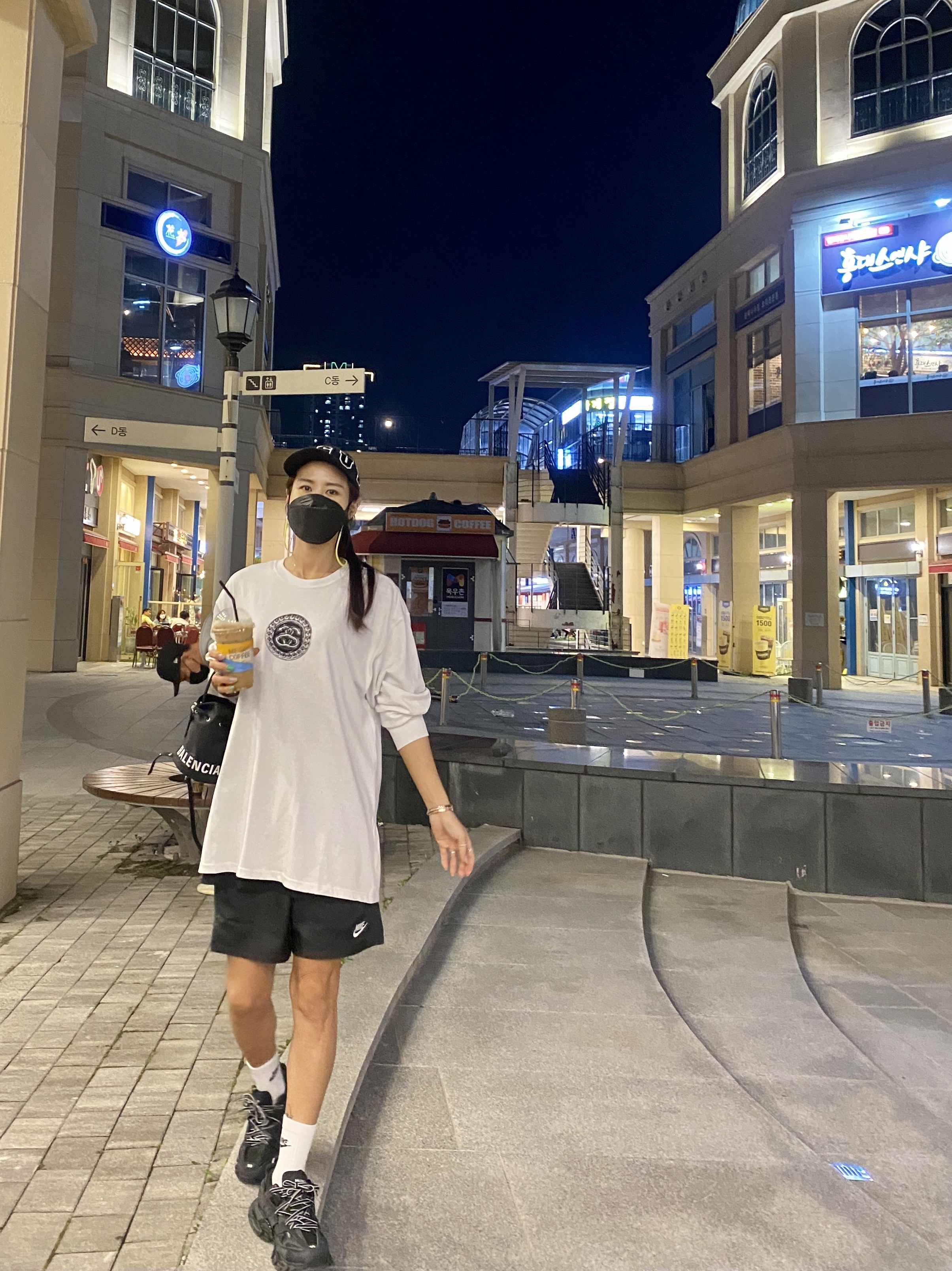Nike x Stussy Big Swoosh LS T-Shirt White - US/EU, Supreme Spellout 6-Panel Black - 21SS 착용 스타일 - 1