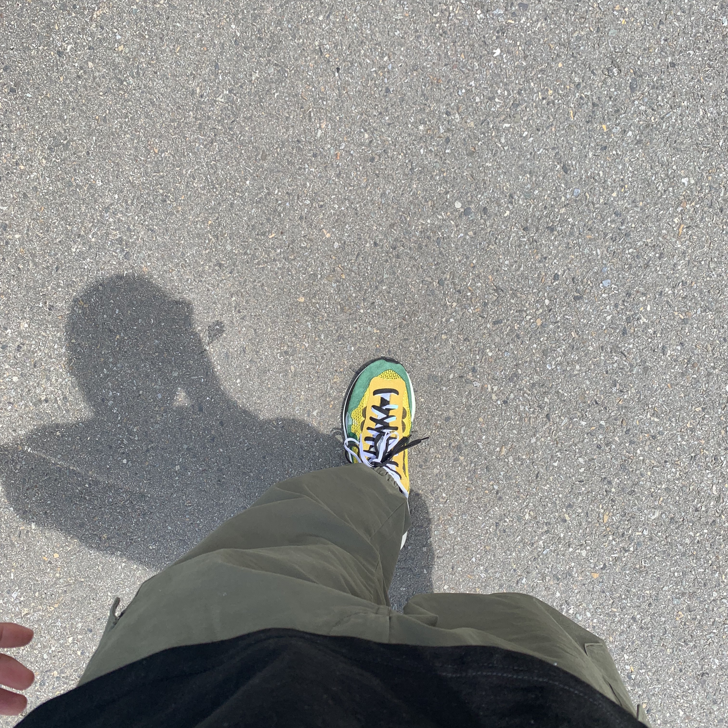 Nike x Sacai VaporWaffle Tour Yellow & Gorge Green Sail 착용 스타일