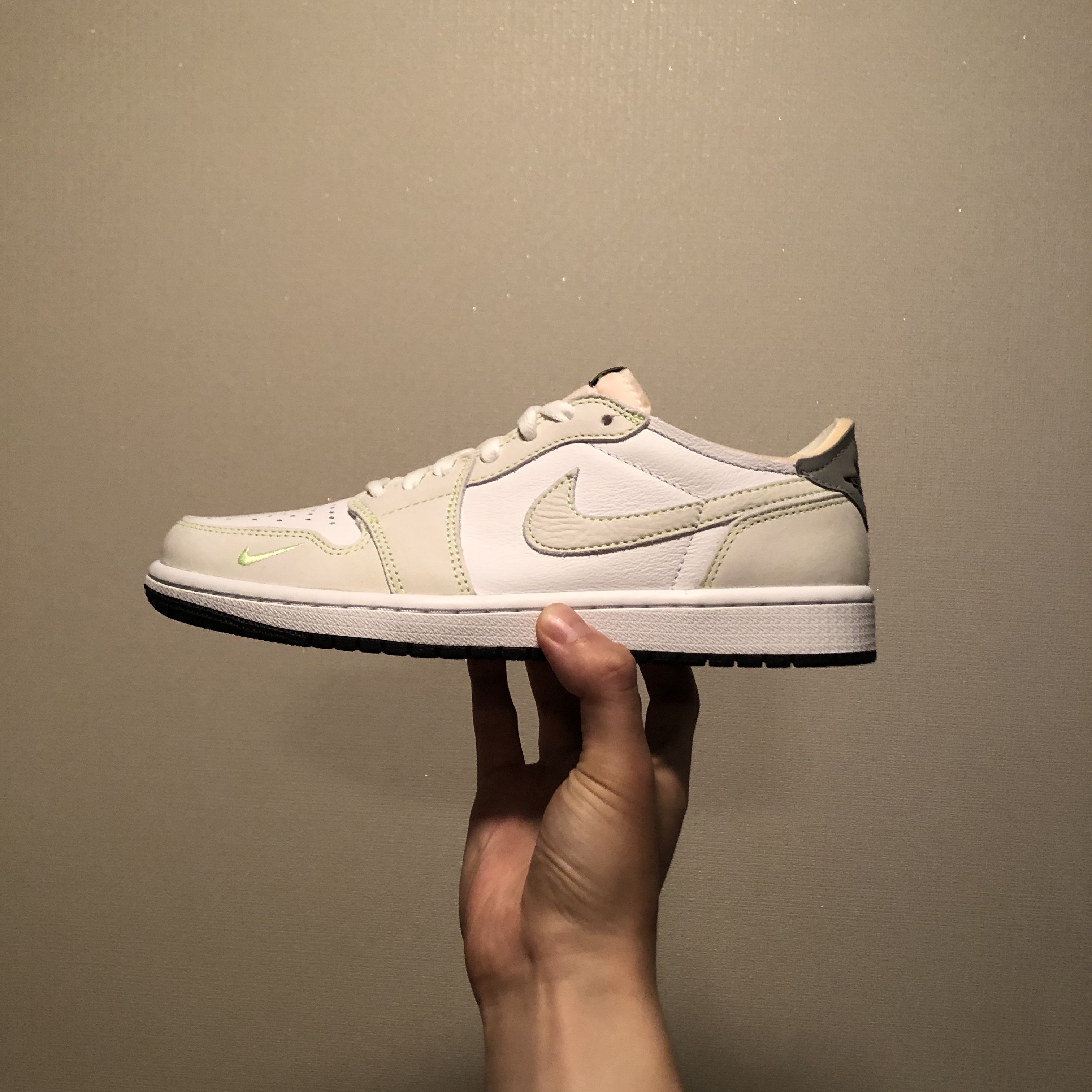 Jordan 1 Low OG Ghost Green 착용 스타일