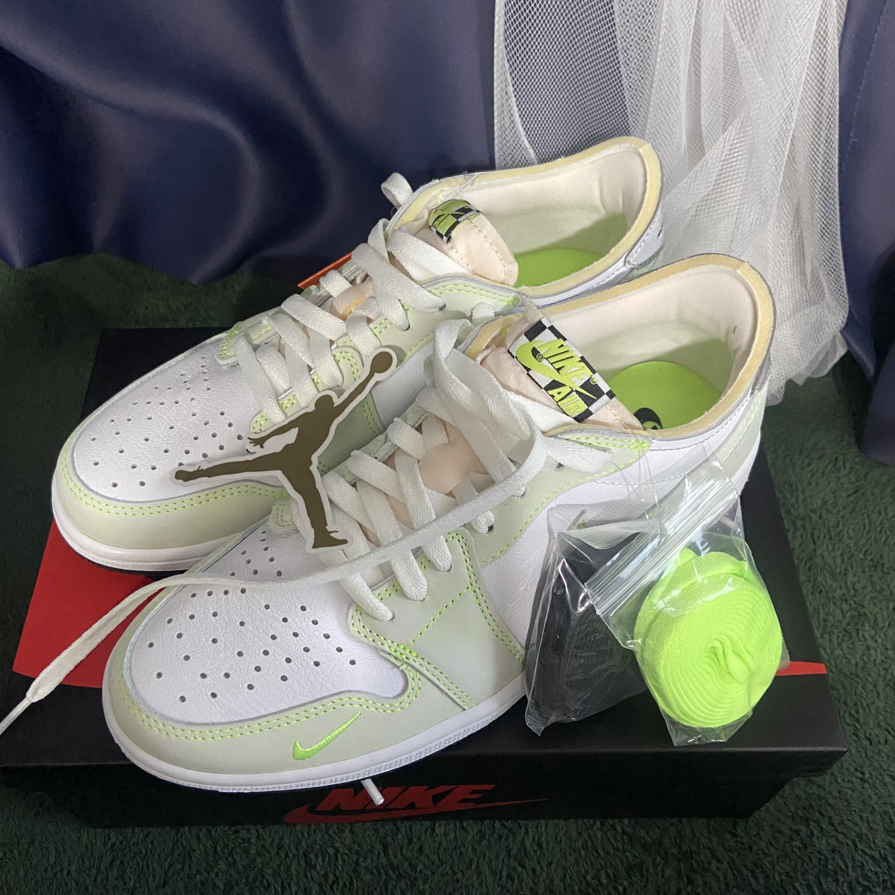 Jordan 1 Low OG Ghost Green 착용 스타일 - 1