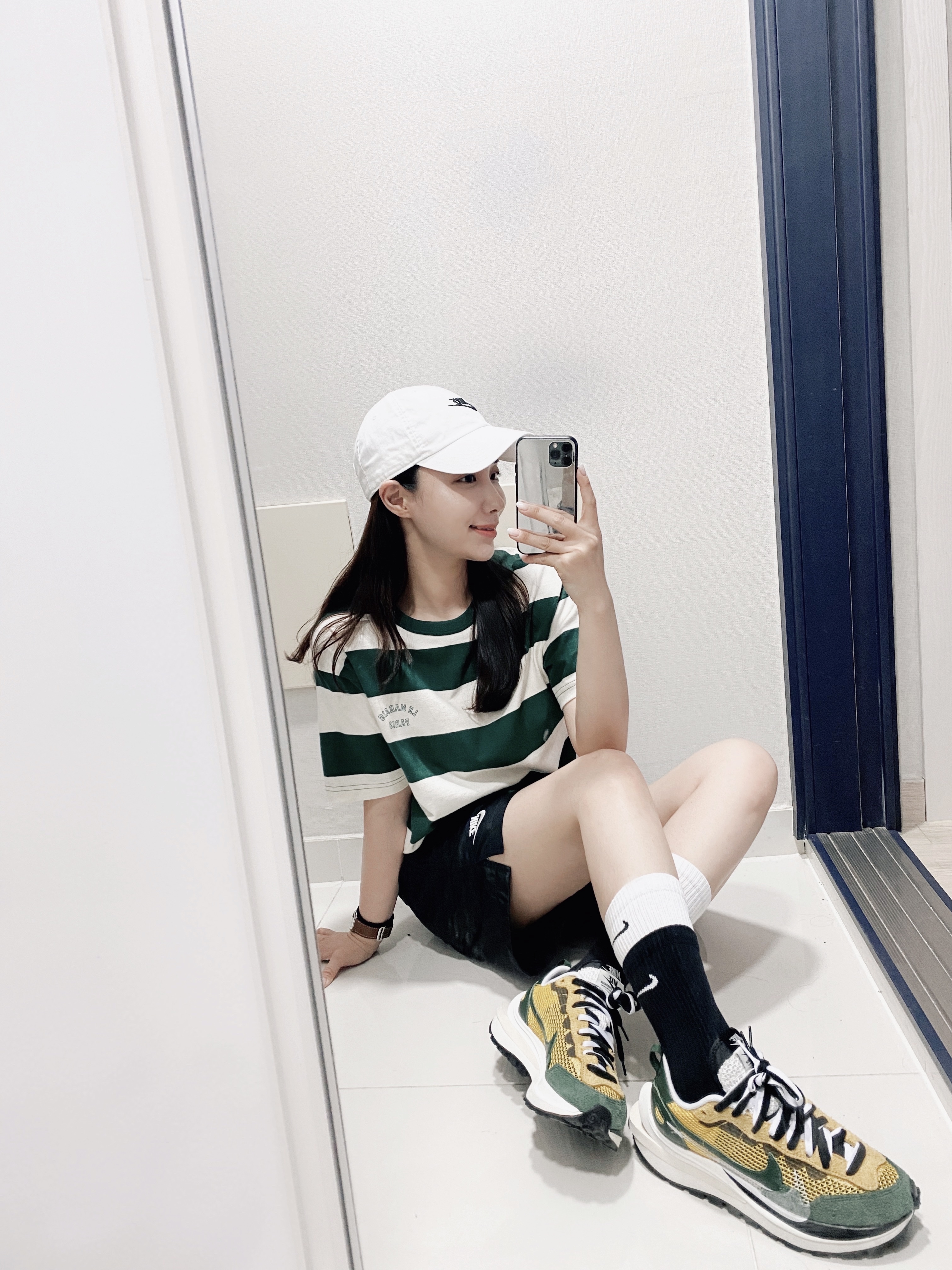 Nike x Sacai VaporWaffle Tour Yellow & Gorge Green Sail 착용 스타일