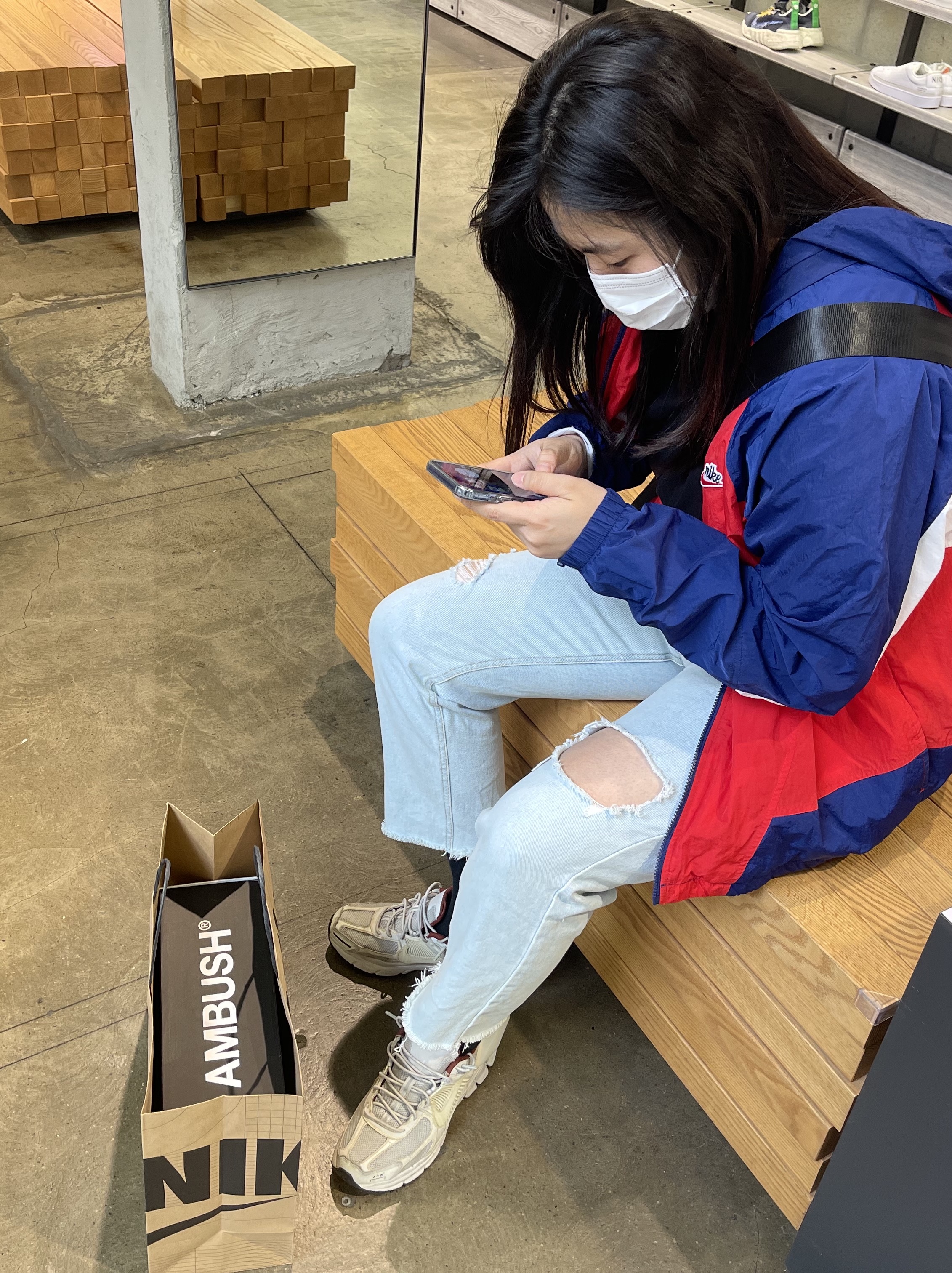Nike x Ambush Dunk High Deep Royal Blue, Nike x A-Cold-Wall Zoom Vomero 5 Sail 착용 스타일 - 3