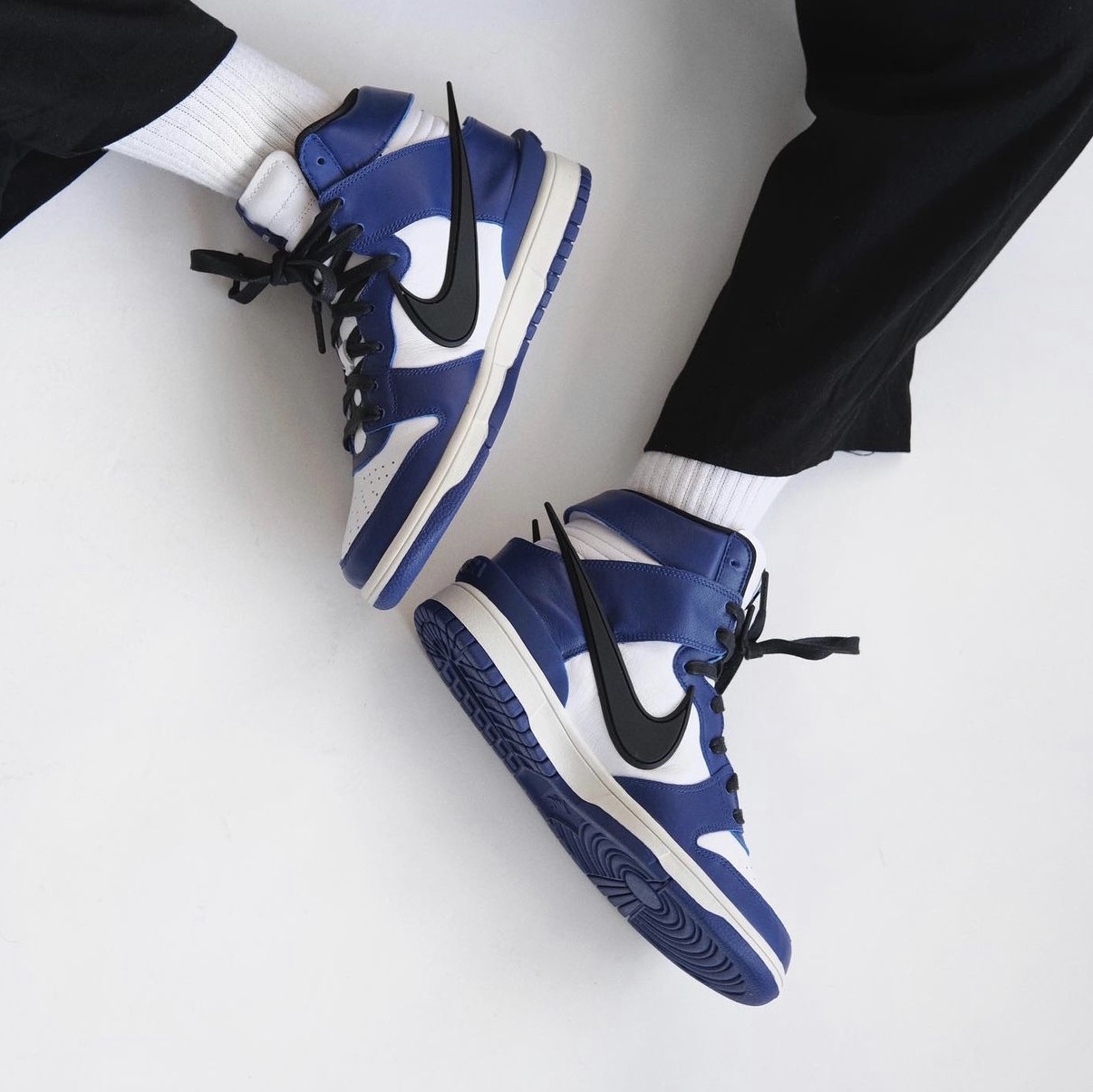Nike x Ambush Dunk High Deep Royal Blue 착용 스타일 - 2