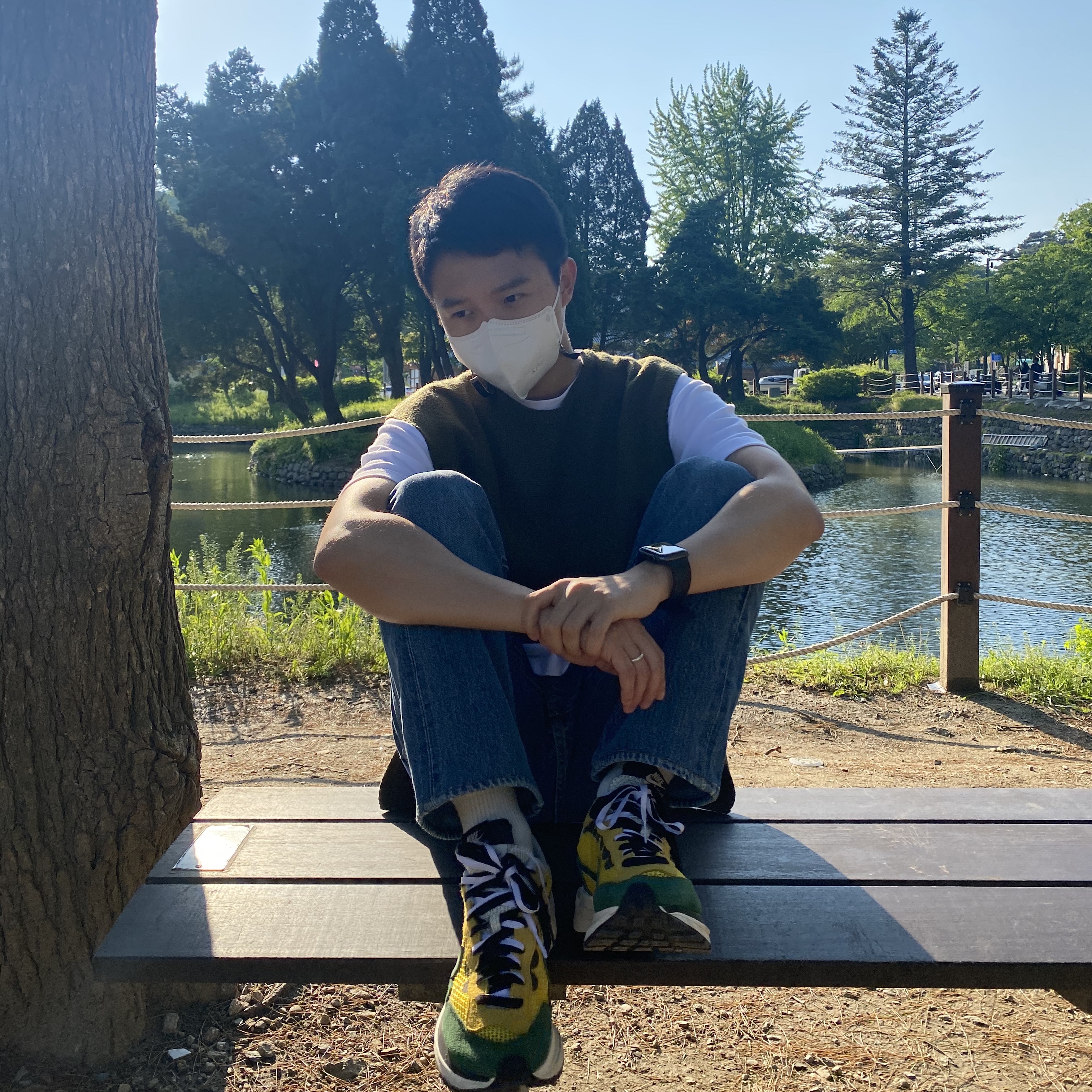 Nike x Sacai VaporWaffle Tour Yellow & Gorge Green Sail 착용 스타일