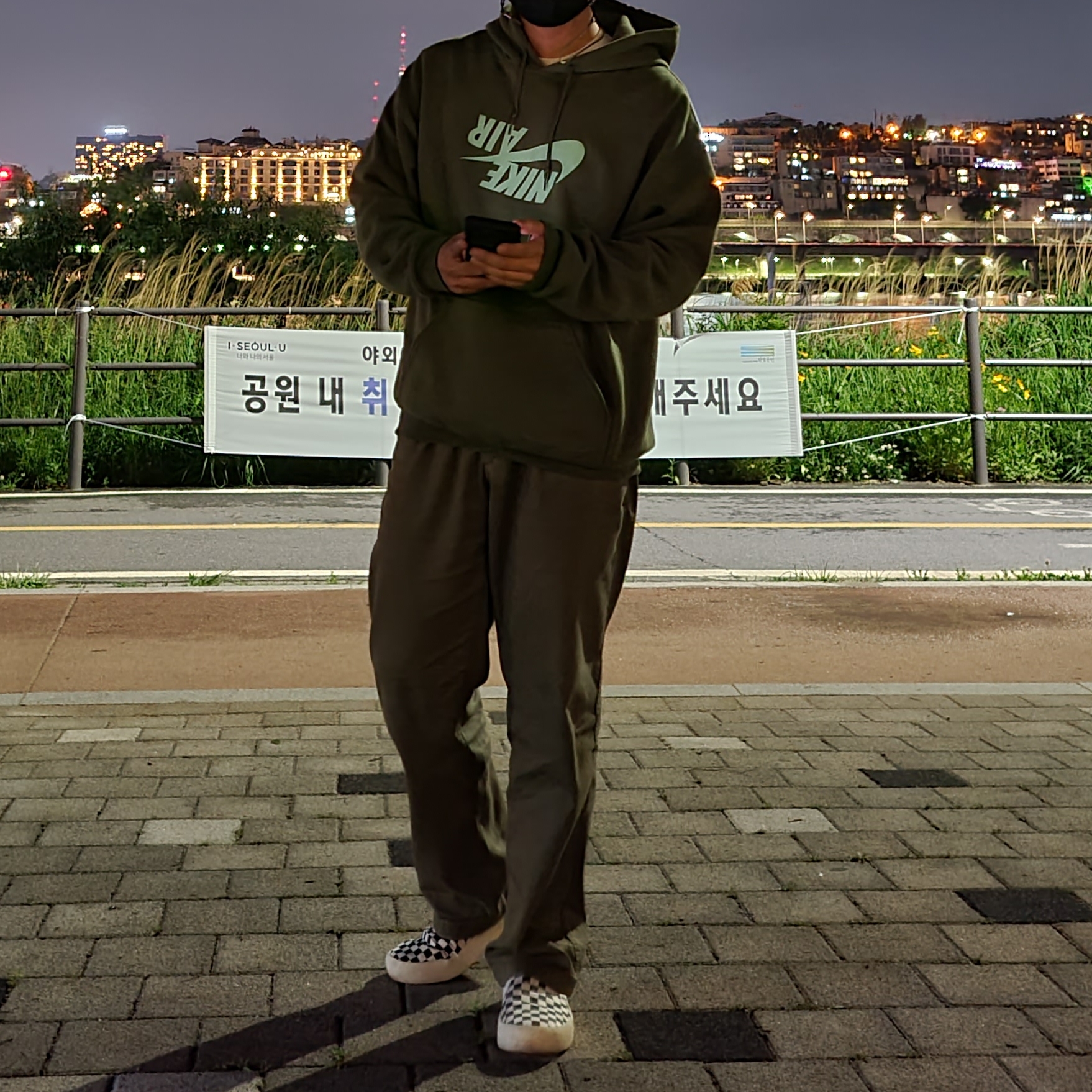 Vans Checkerboard Comfycush One Marshmallow 착용 스타일
