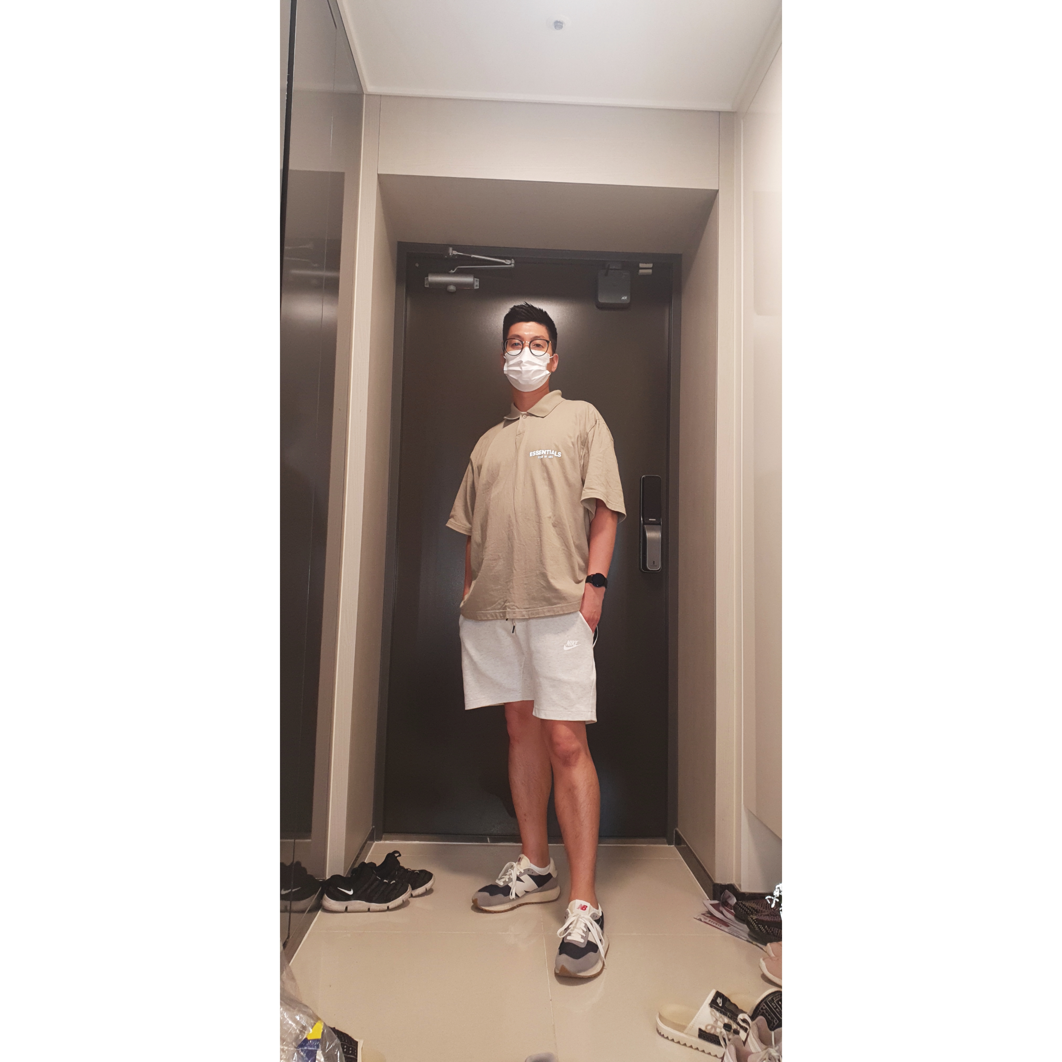 Essentials Short Sleeve Boxy Polo Olive/Khaki - 20FW, New Balance 237 Marblehead 착용 스타일