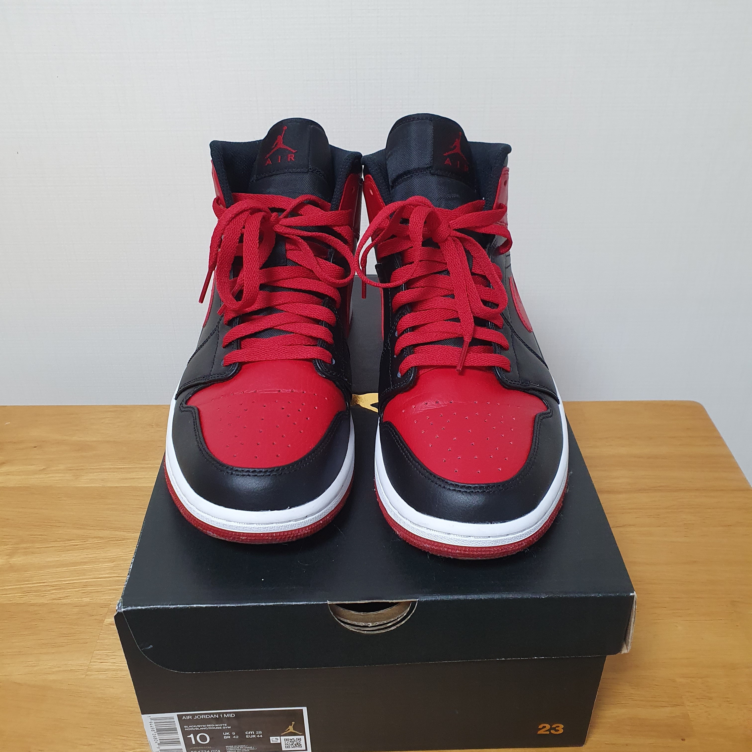 Jordan 1 Mid Bred Banned 2020 착용 스타일 - 3