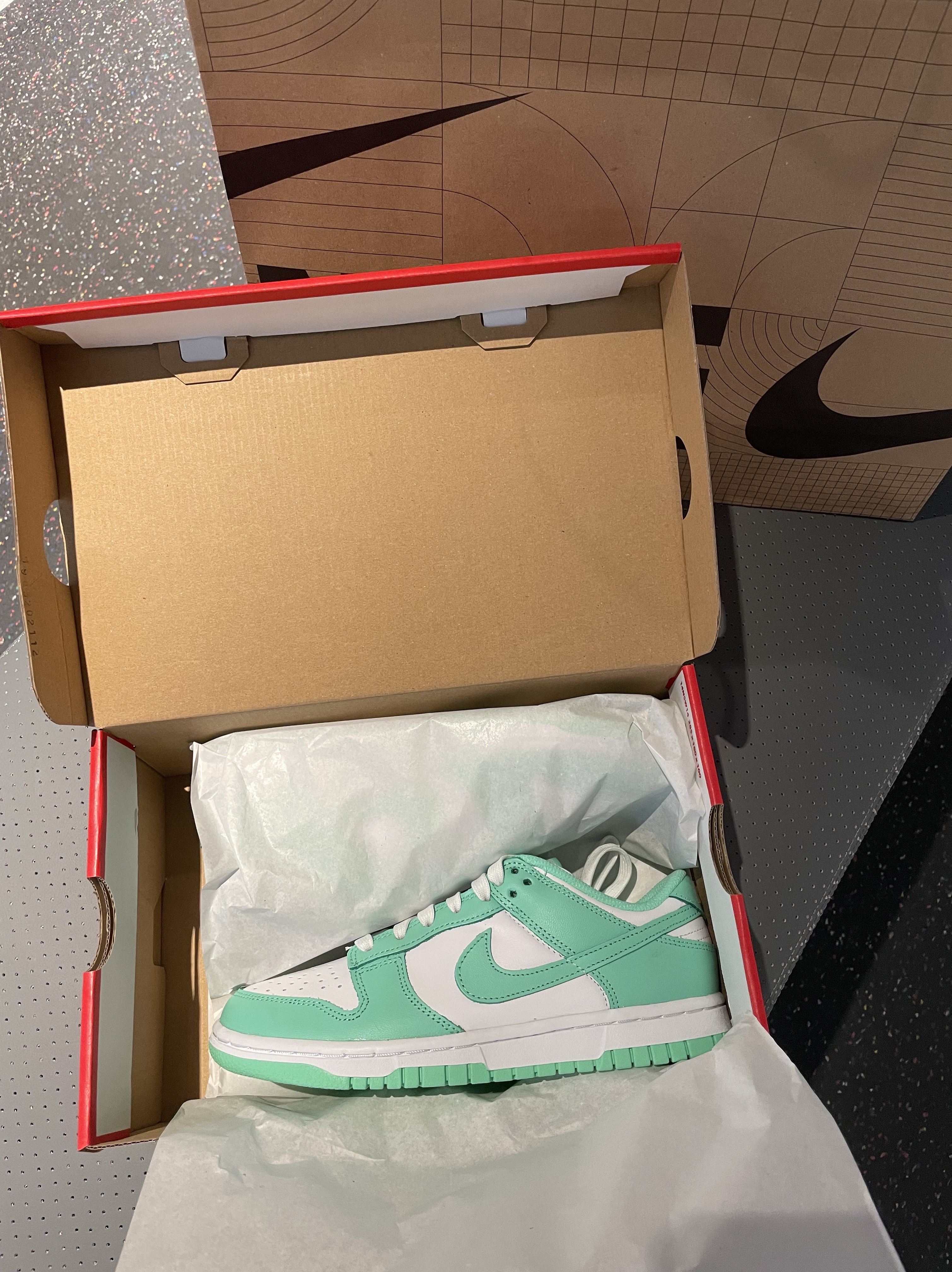 (W) Nike Dunk Low Green Glow 착용 스타일