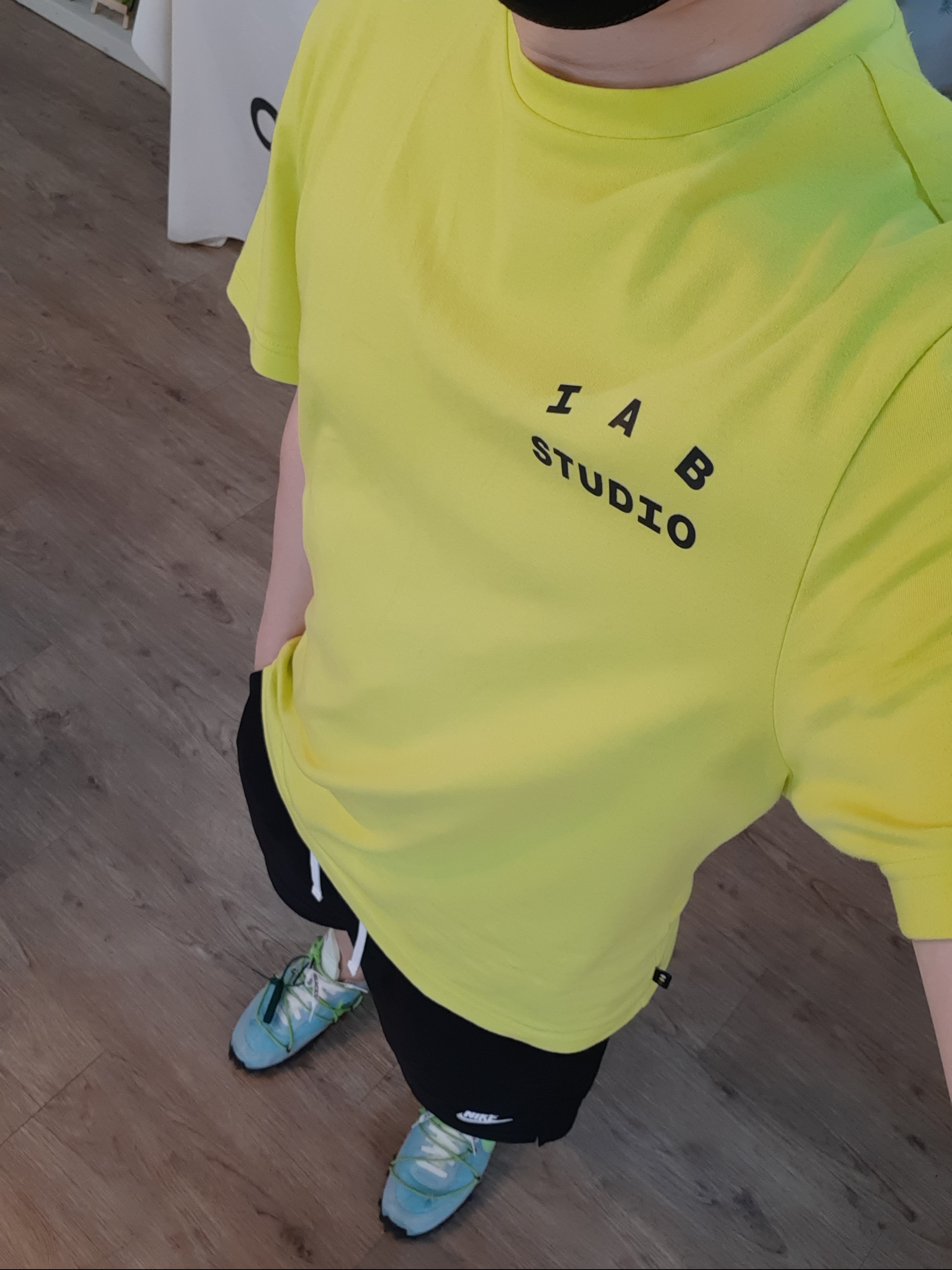 (W) Nike x Off-White Waffle Racer Vivid Sky, IAB Studio x Asics T-Shirt Lime 착용 스타일