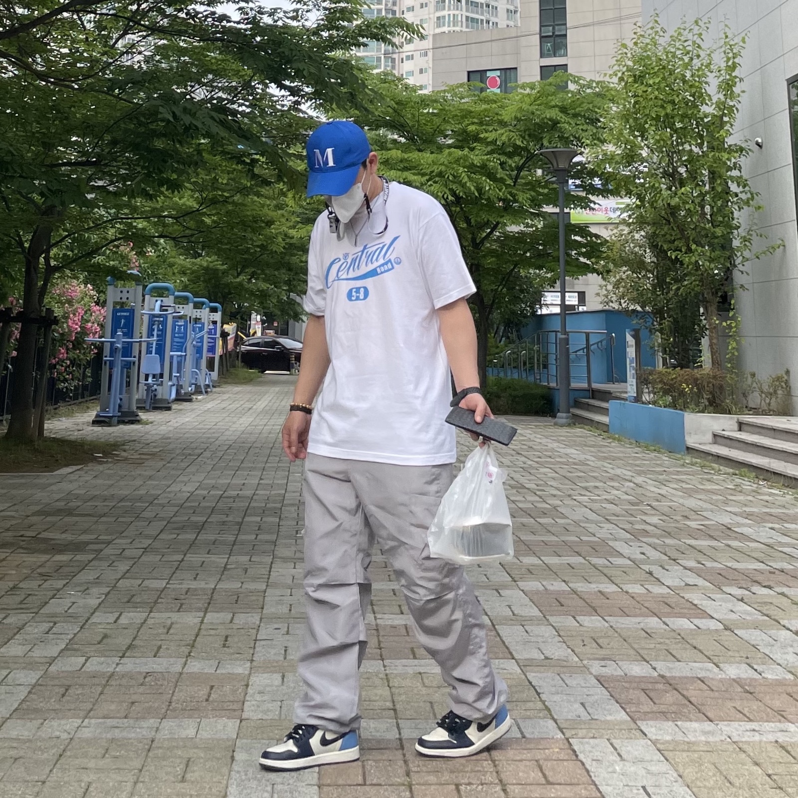 Jordan 1 Retro High Obsidian UNC 착용 스타일