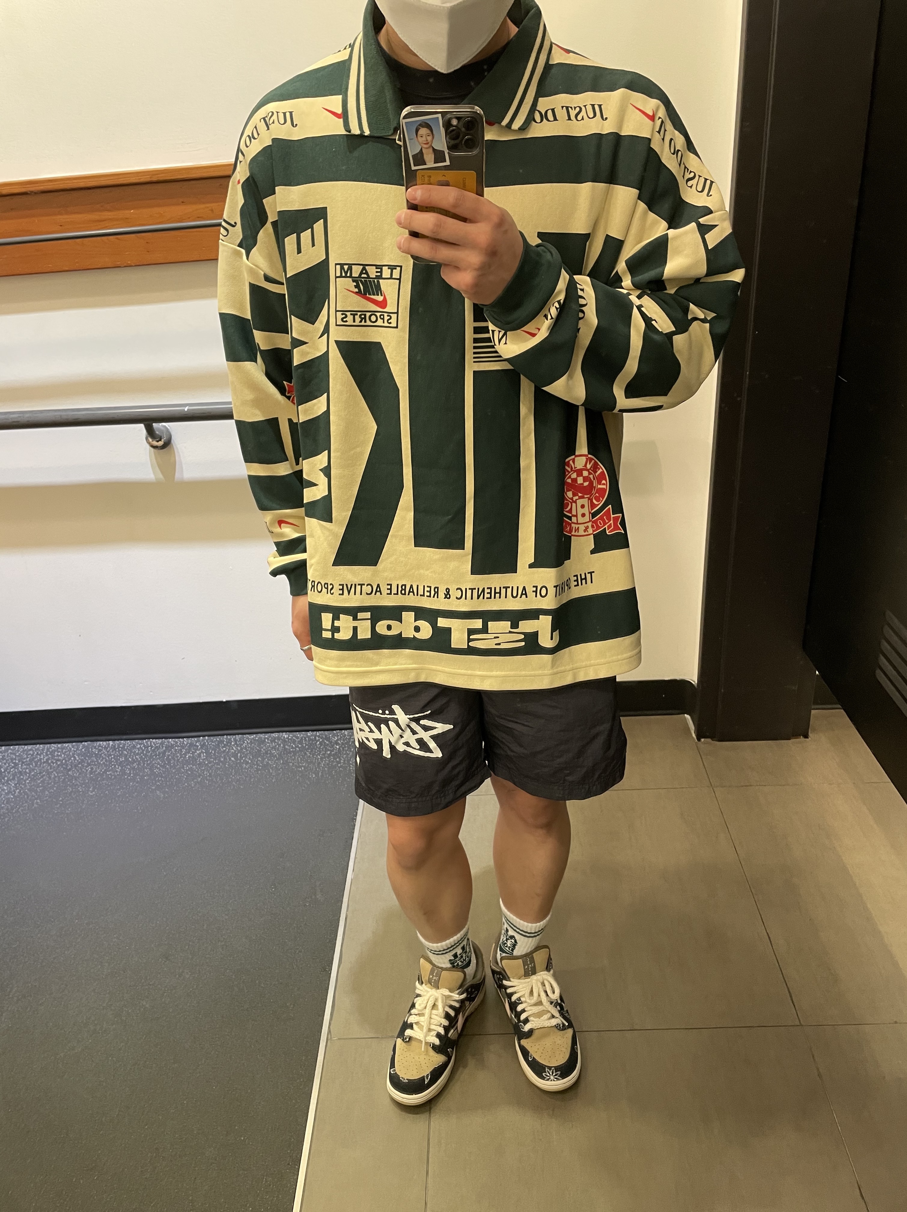 Nike x Travis Scott SB Dunk Low, Nike x Stussy Water Shorts Off Noir 착용 스타일