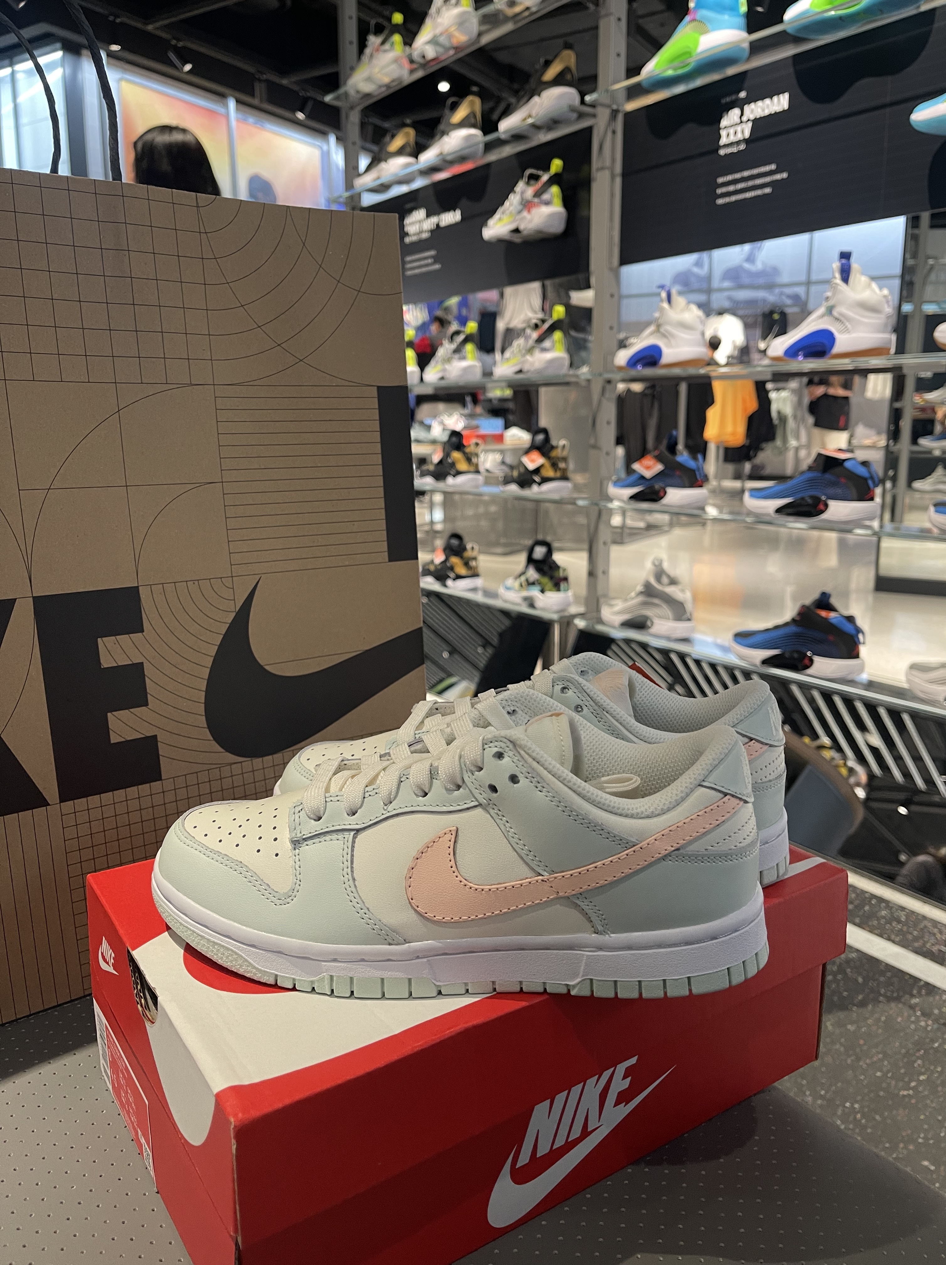 (W) Nike Dunk Low Barely Green 착용 스타일