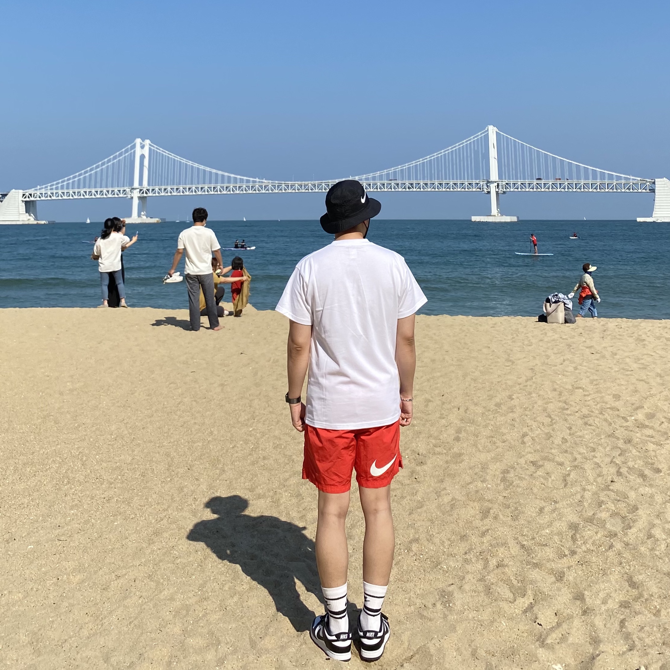 Nike x Stussy Water Shorts Habanero Red, Nike x Stussy Increase The Peace T-Shirt - Asia 착용 스타일