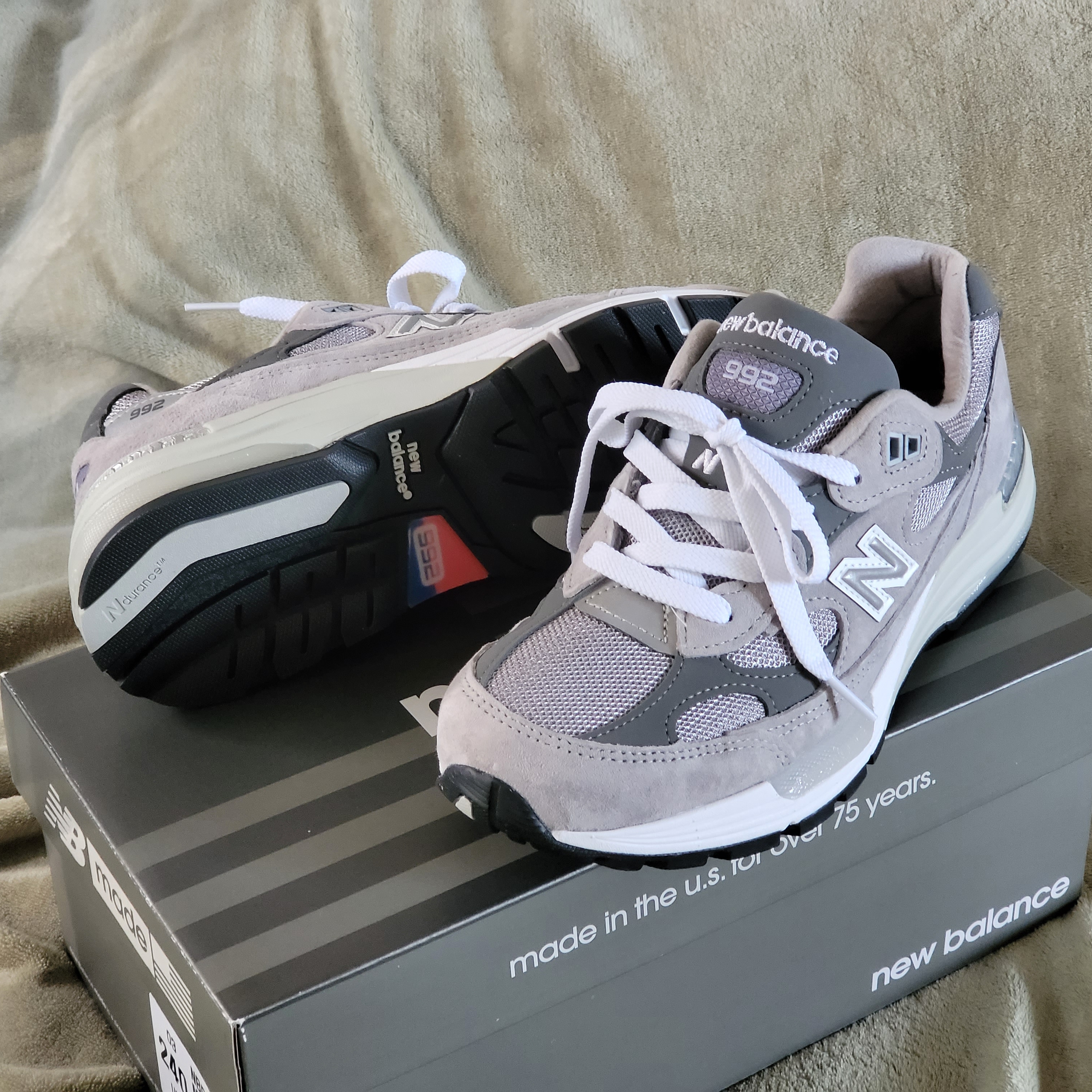 New Balance 992 Made in USA Grey - D Standard 착용 스타일 - 2