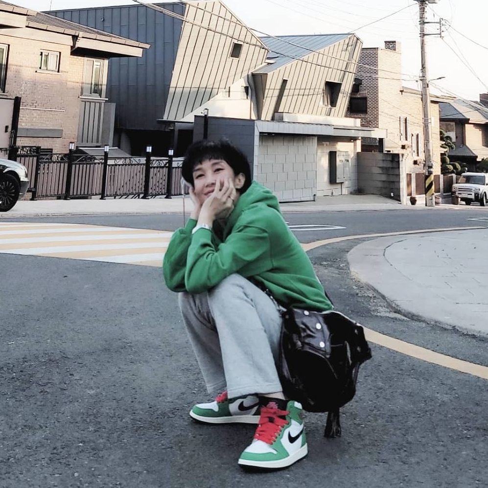 (W) Jordan 1 Retro High OG Lucky Green 착용 스타일 - 1