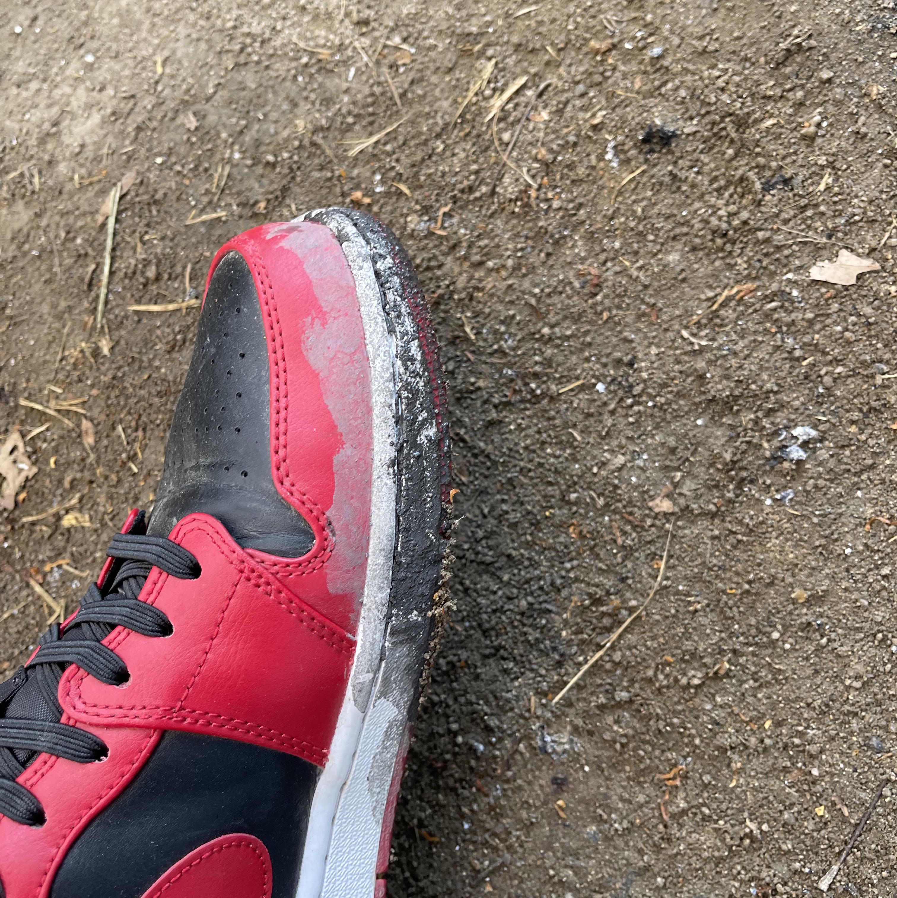 Jordan 1 Low Varsity Red 착용 스타일 - 3