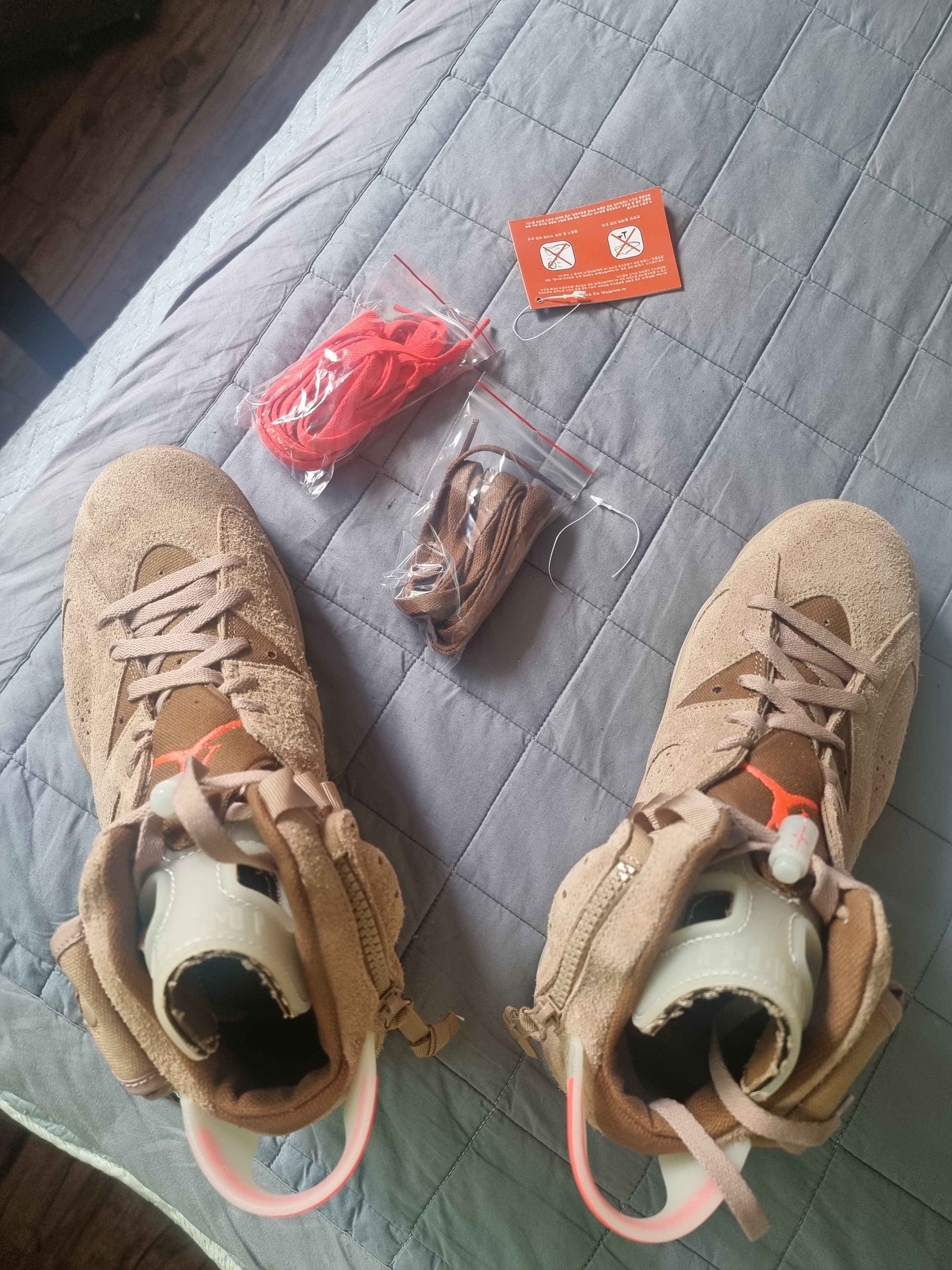 Jordan 6 x Travis Scott Retro SP British Khaki 착용 스타일