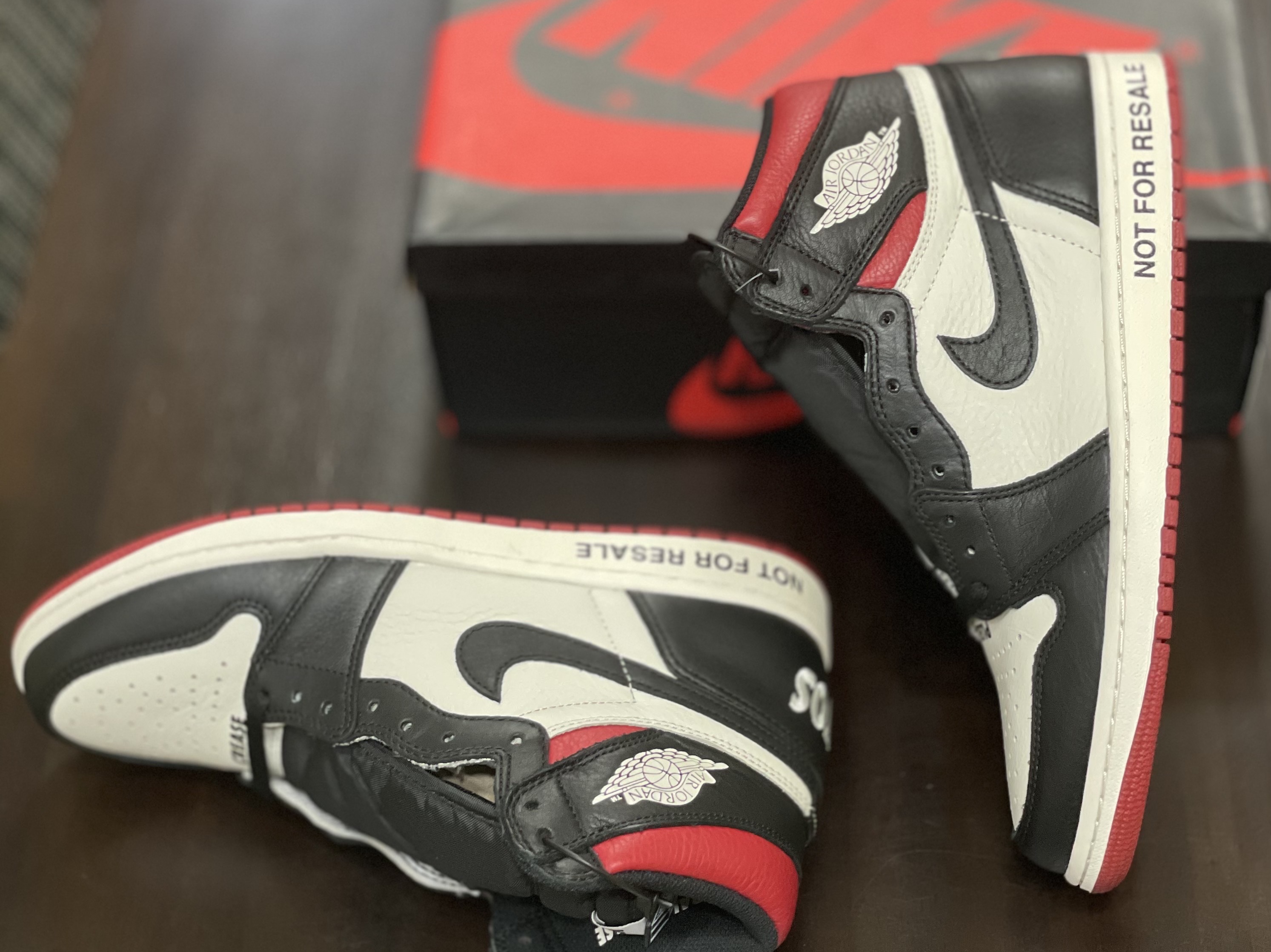 Jordan 1 Retro High Not for Resale Varsity Red 착용 스타일 - 3