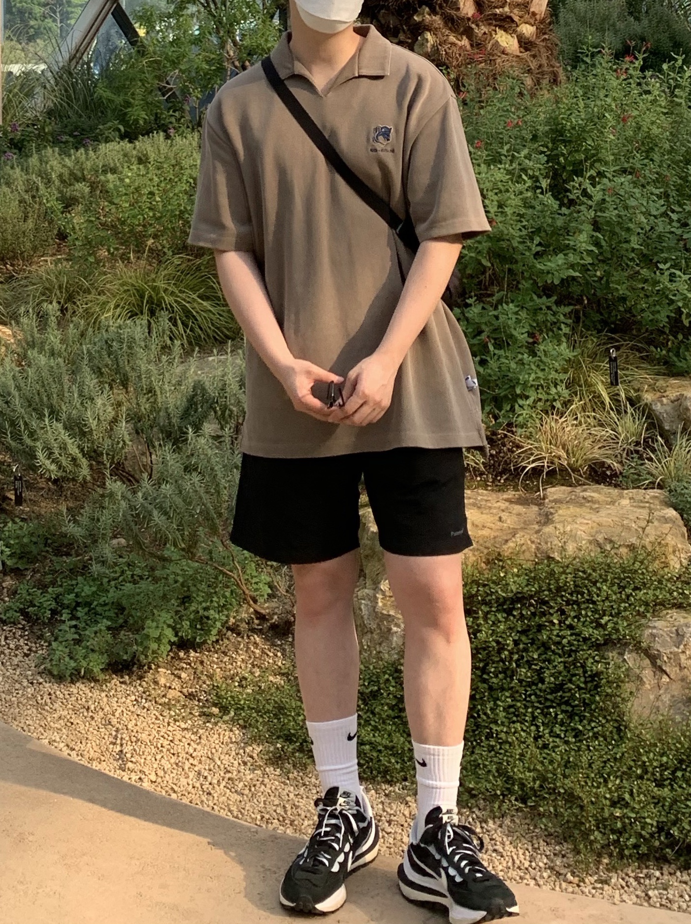 Maison Kitsune x Ader Error Triple Fox Head PK-Shirt Beige, Nike x Sacai VaporWaffle Black White 착용 스타일