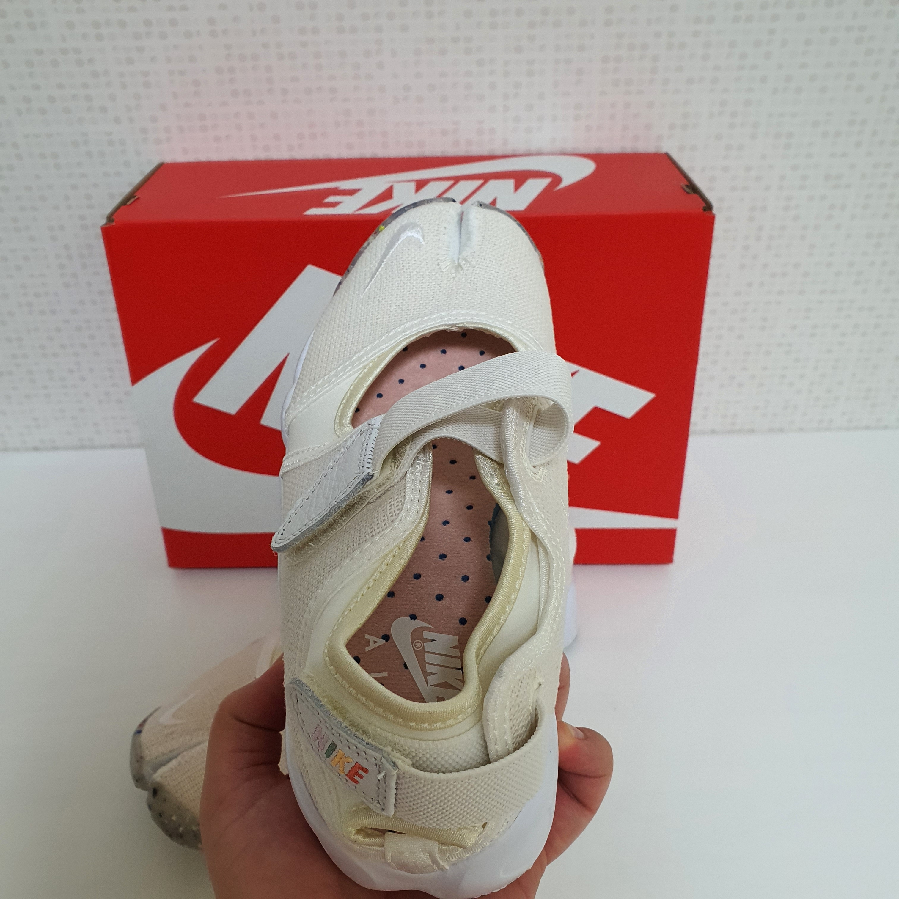 (W) Nike Air Rift Summit White 착용 스타일 - 5