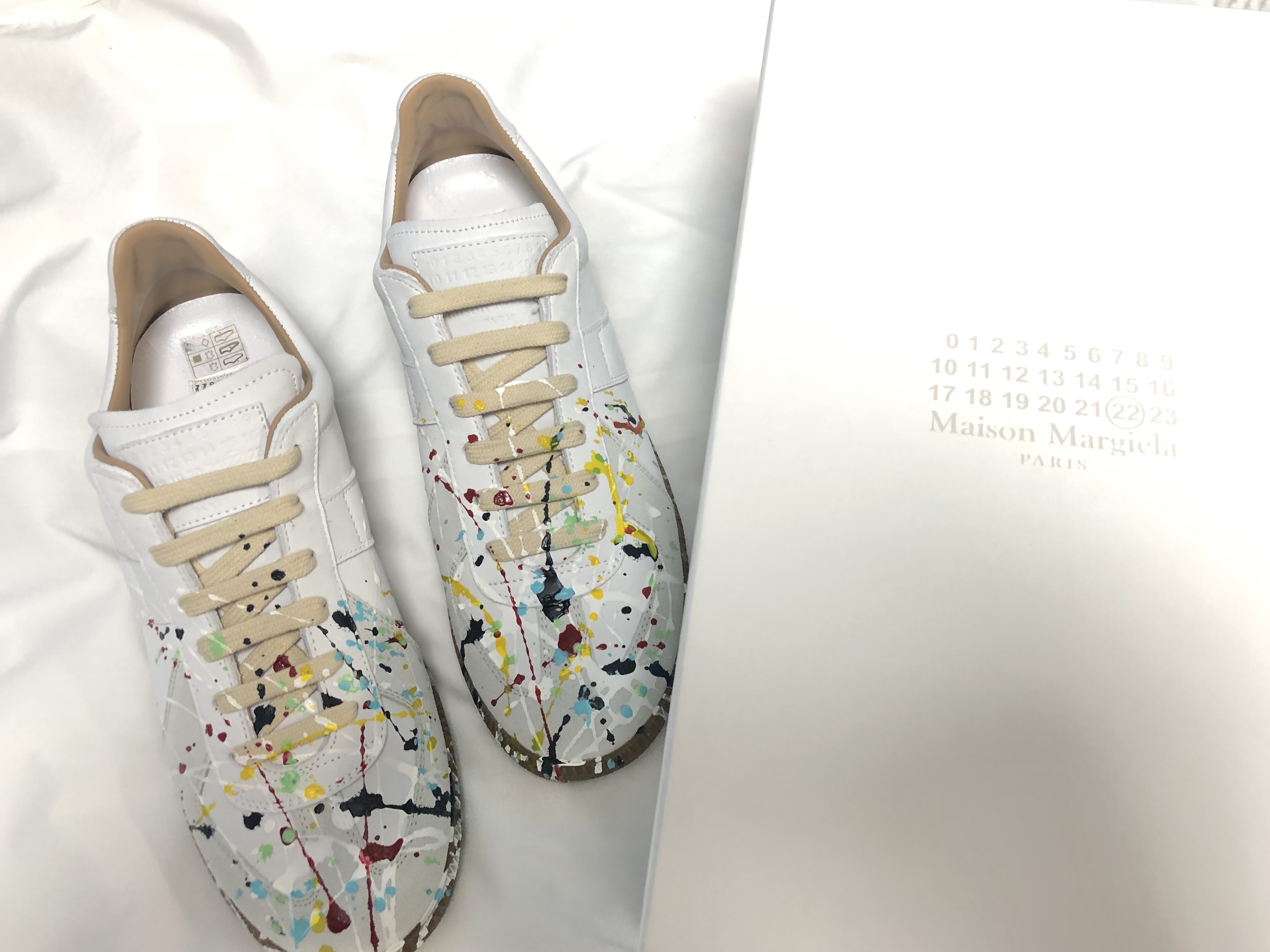 Maison Margiela Replica Paint Drop Sneakers 착용 스타일
