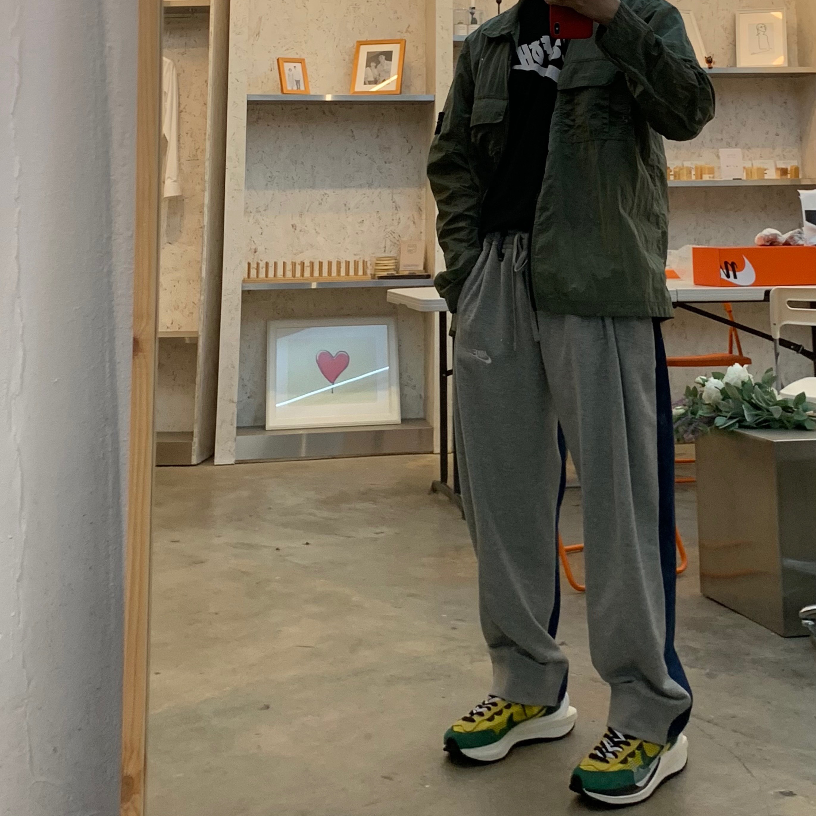 Nike x Sacai VaporWaffle Tour Yellow & Gorge Green Sail 착용 스타일
