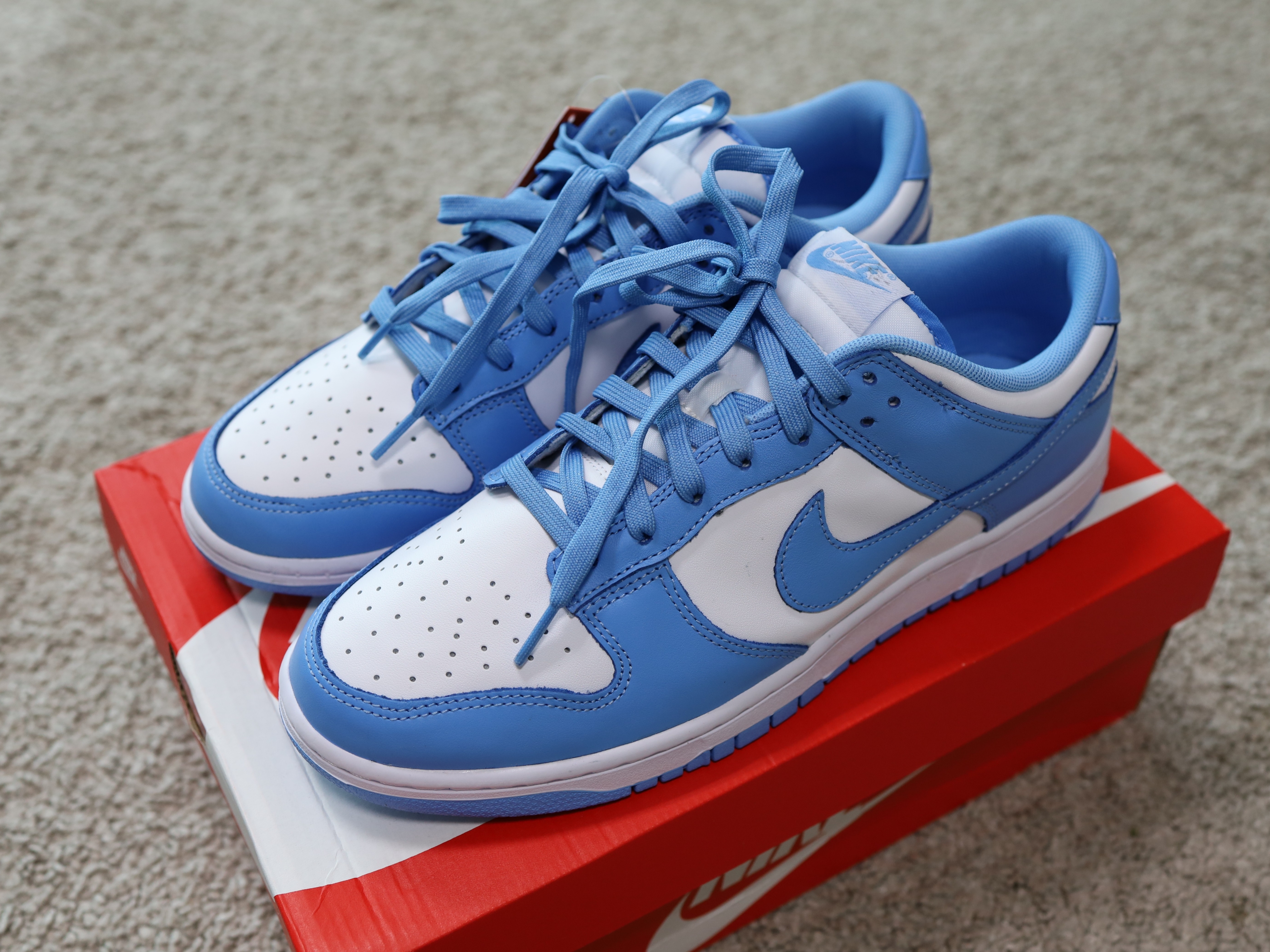 Nike Dunk Low Retro University Blue 착용 스타일 - 3