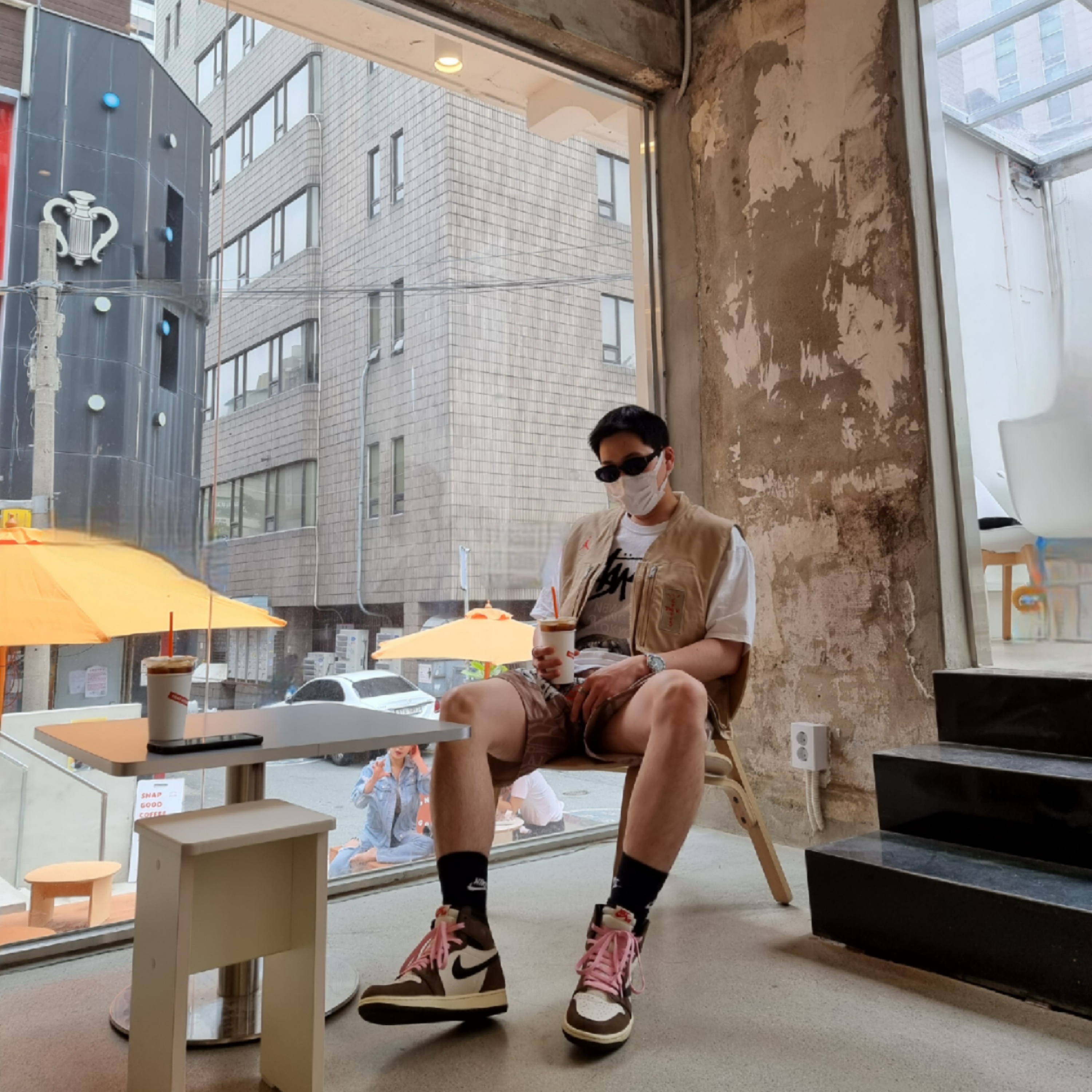 Jordan 1 x Travis Scott Retro High OG SP Mocha, Jordan x Travis Scott Pool Shorts - Asia 착용 스타일 - 2