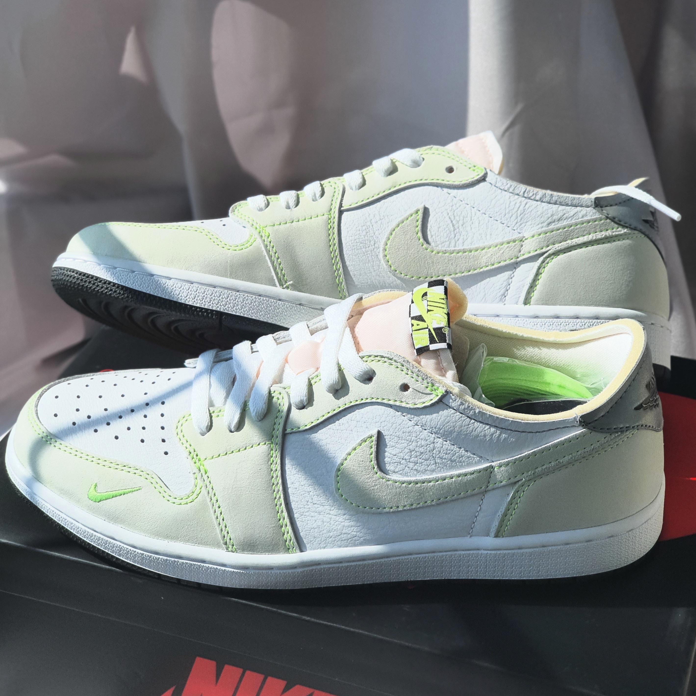 Jordan 1 Low OG Ghost Green 착용 스타일