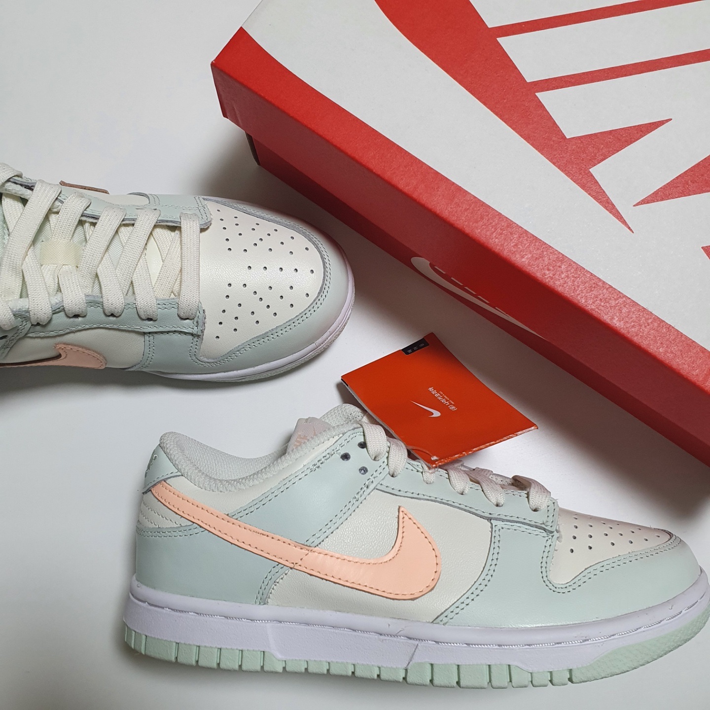 (W) Nike Dunk Low Barely Green 착용 스타일 - 2