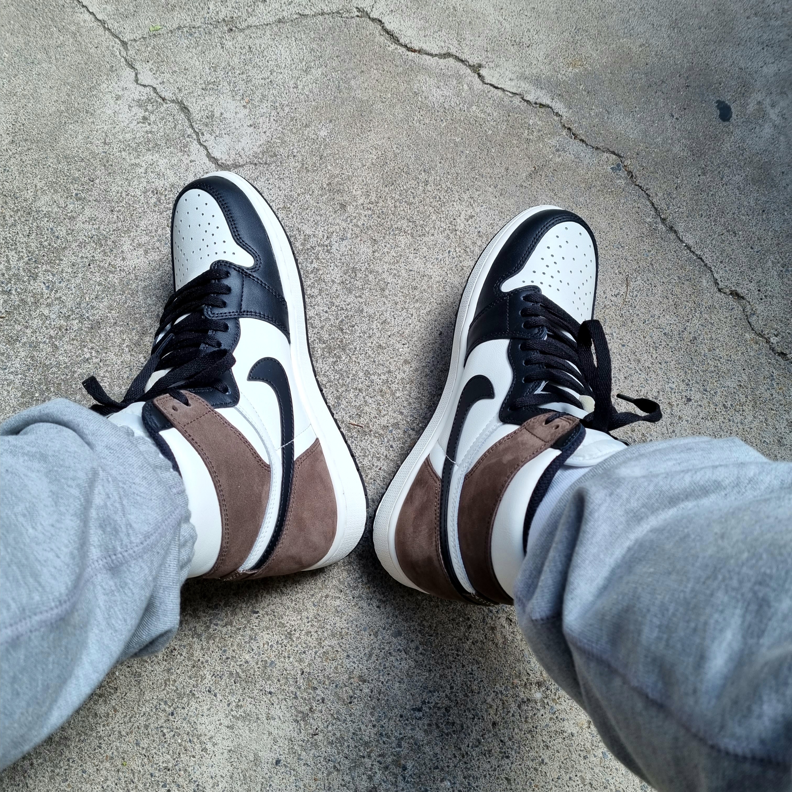 Jordan 1 Retro High OG Black Mocha 착용 스타일