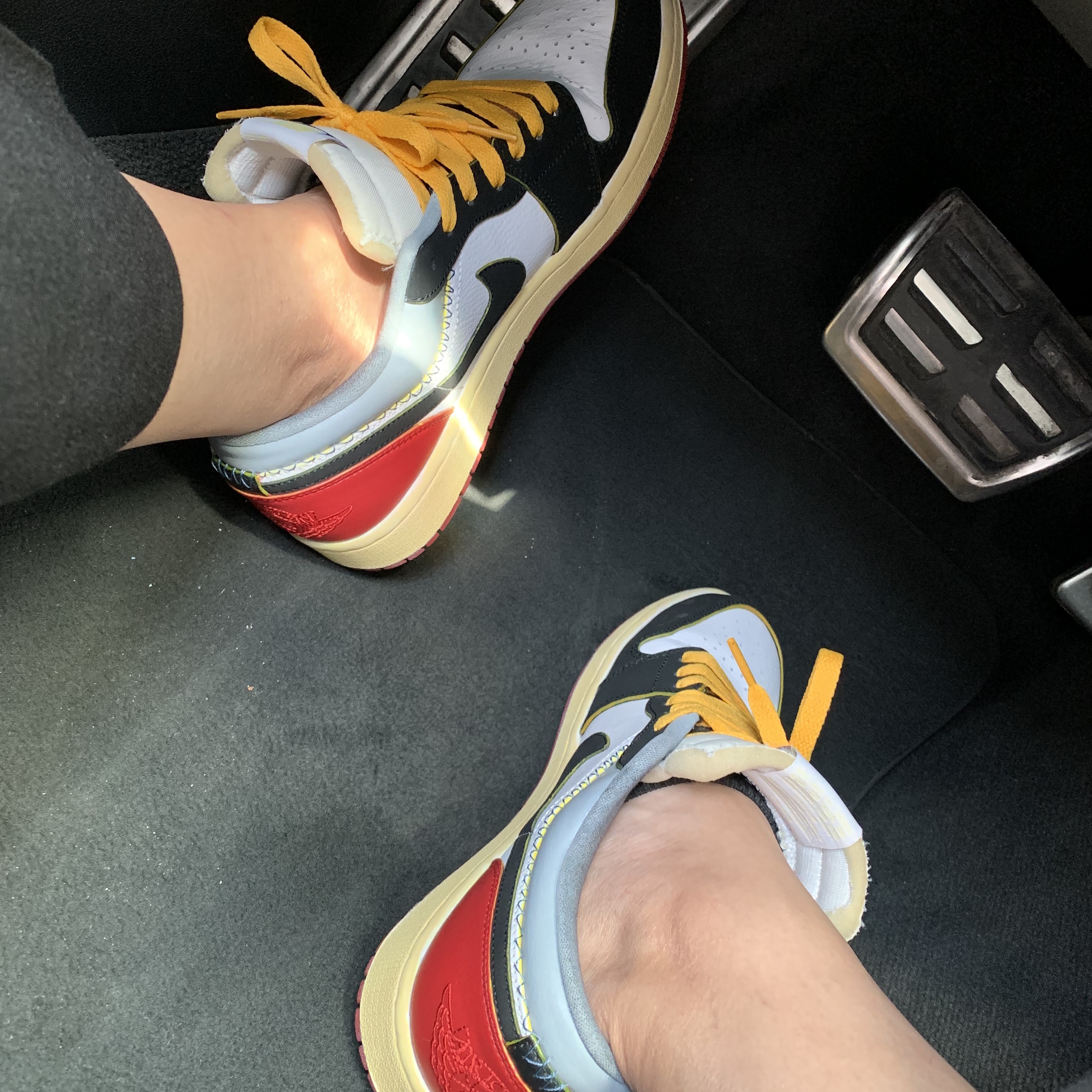 Jordan 1 Low Black Toe, Jordan 1 Retro High OG Turbo Green 착용 스타일 - 3