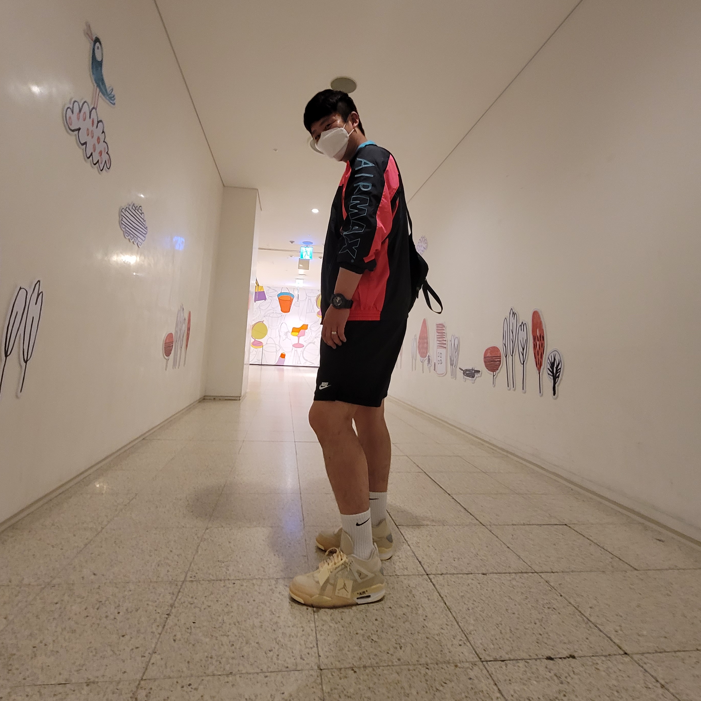 (W) Jordan 4 x Off-White Retro SP Sail, Nike x Atmos NRG Vintage PTHWK Track Jacket Black 착용 스타일