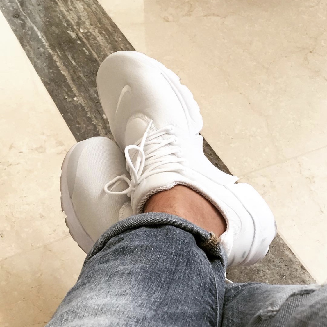 Nike Air Presto Triple White 착용 스타일