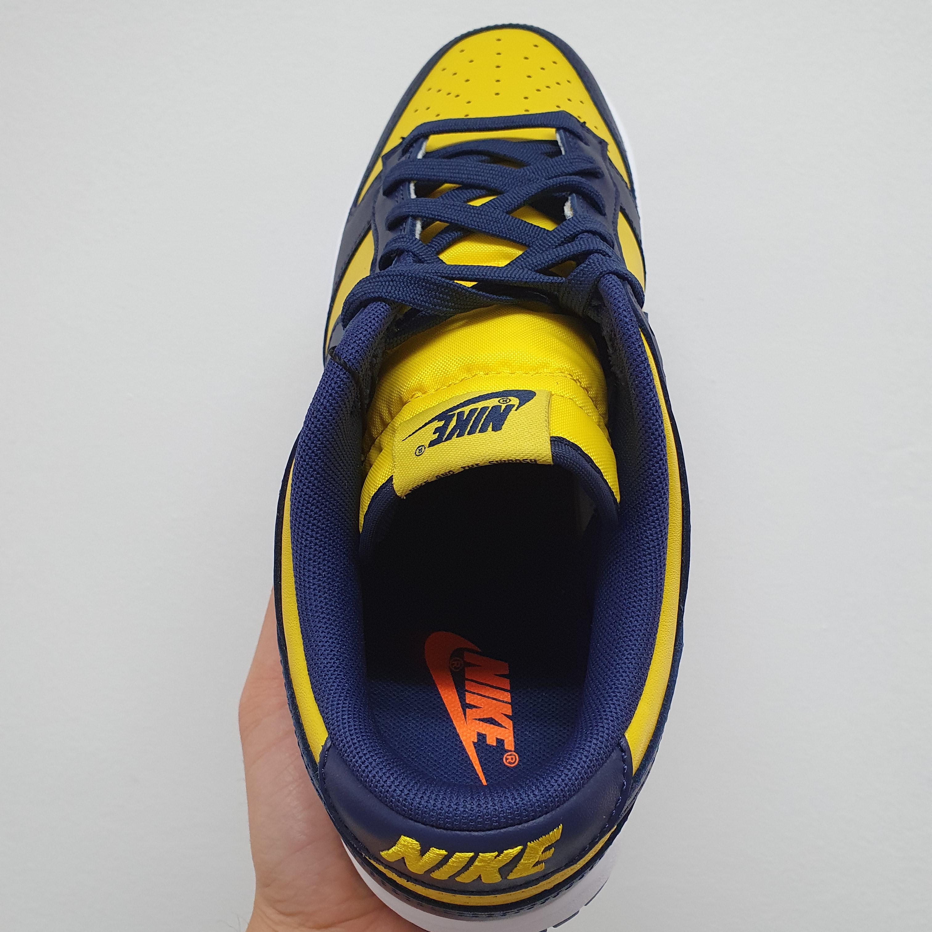 Nike Dunk Low Retro Varsity Maize, (GS) Nike Dunk Low Varsity Maize 착용 스타일 - 4