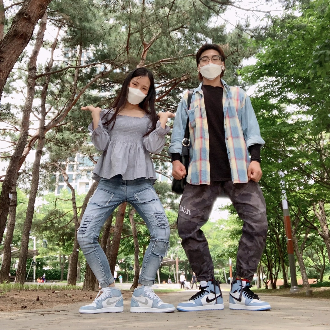 Jordan 1 Retro High OG University Blue, (GS) Jordan 1 Retro High OG Hyper Royal 착용 스타일