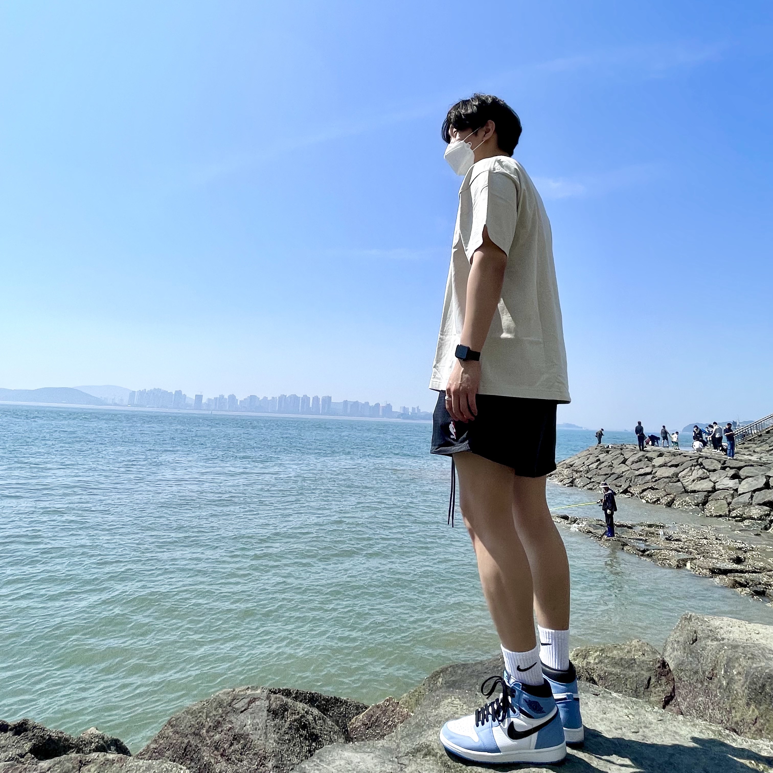 Nike NRG Solo Swoosh T-Shirt Light Bone - US/EU, Nike x Fear of God Basketball Shorts Off Noir 착용 스타일