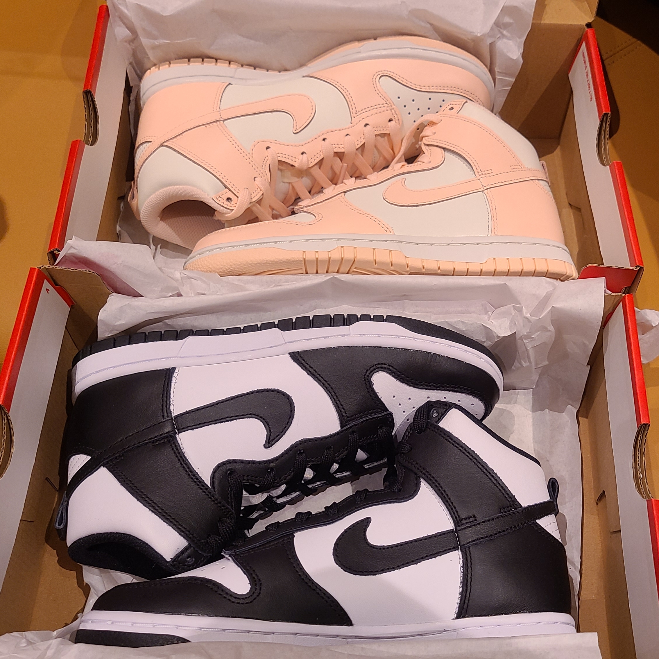 (W) Nike Dunk High Black and White, (W) Nike Dunk High Crimson Tint 착용 스타일
