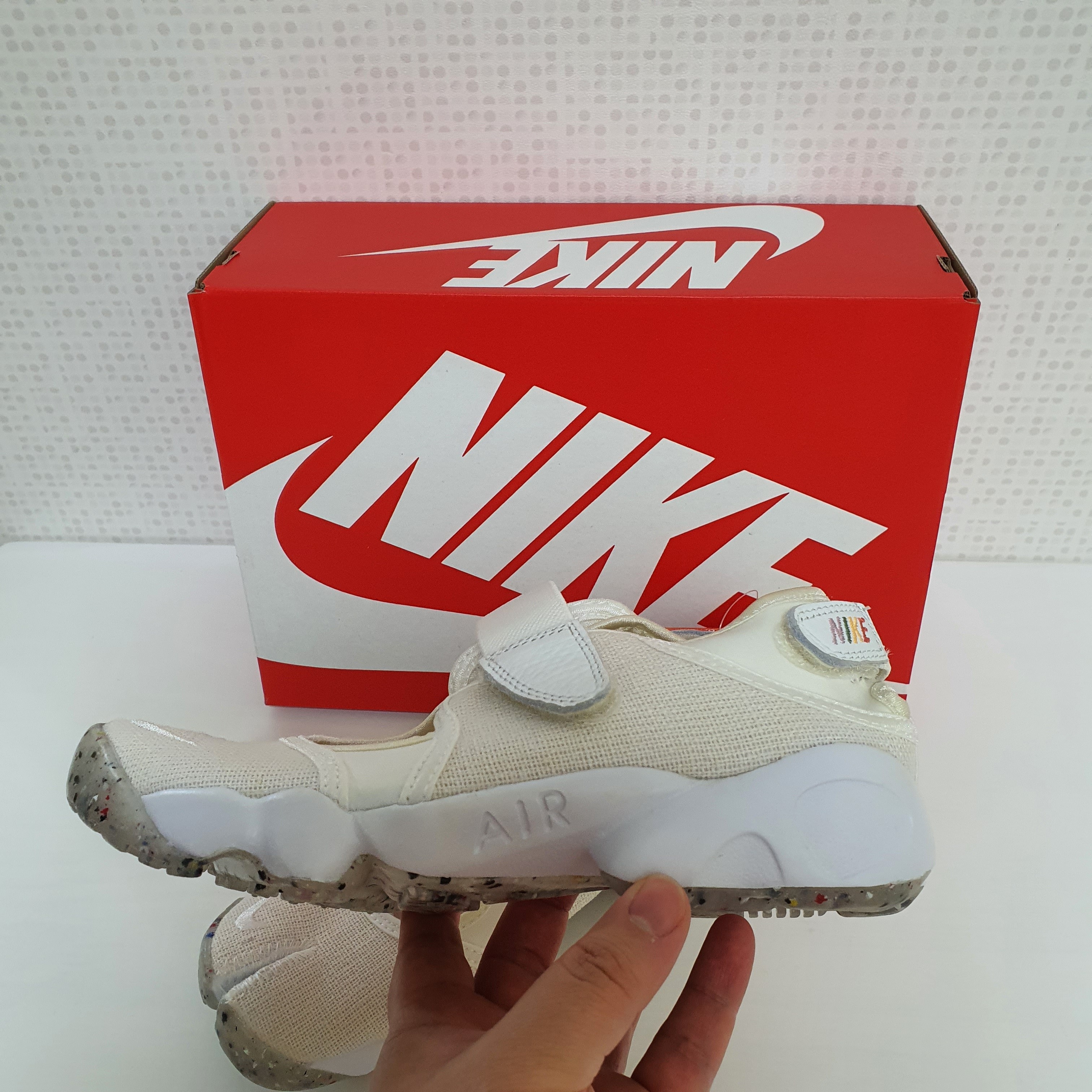 (W) Nike Air Rift Summit White 착용 스타일 - 4