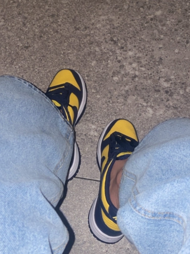 Nike Dunk Low Retro Varsity Maize 착용 스타일