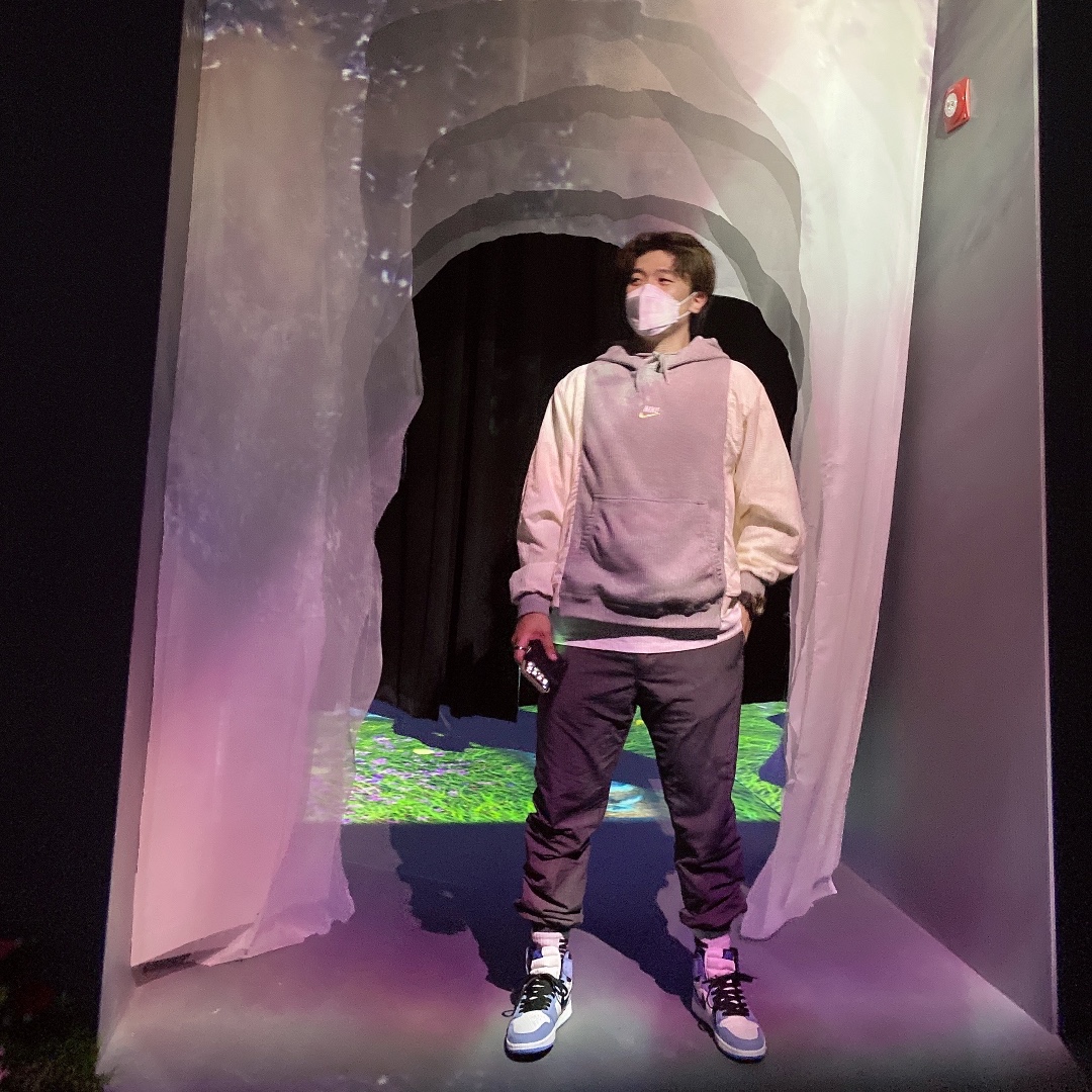 Nike NSW Hoodie BRS Dark Grey Heather, Jordan 1 Retro High OG University Blue 착용 스타일