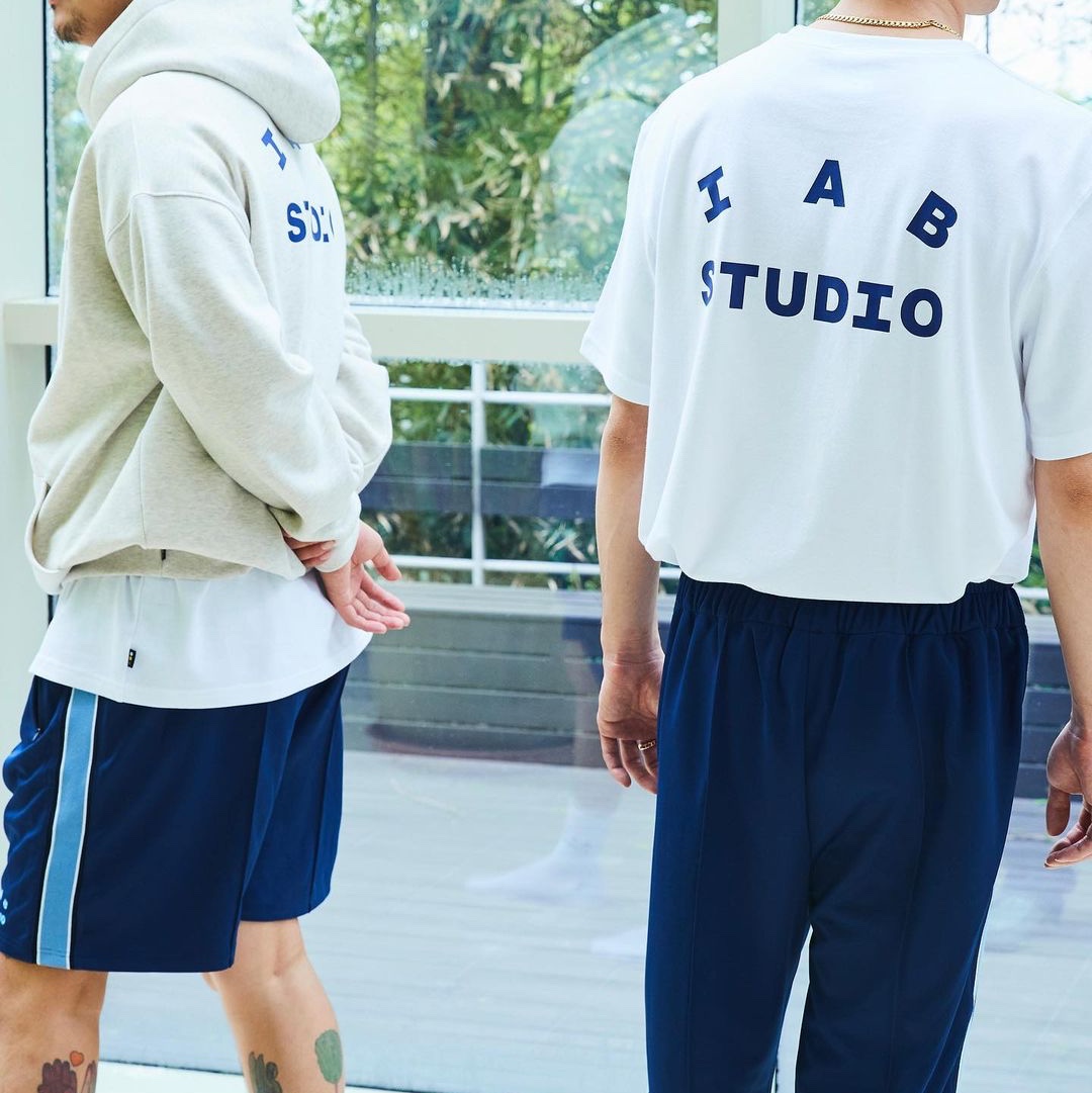 IAB Studio T-Shirt White, IAB Studio T-Shirt Ash Blue - 21SS 착용 스타일 - 5