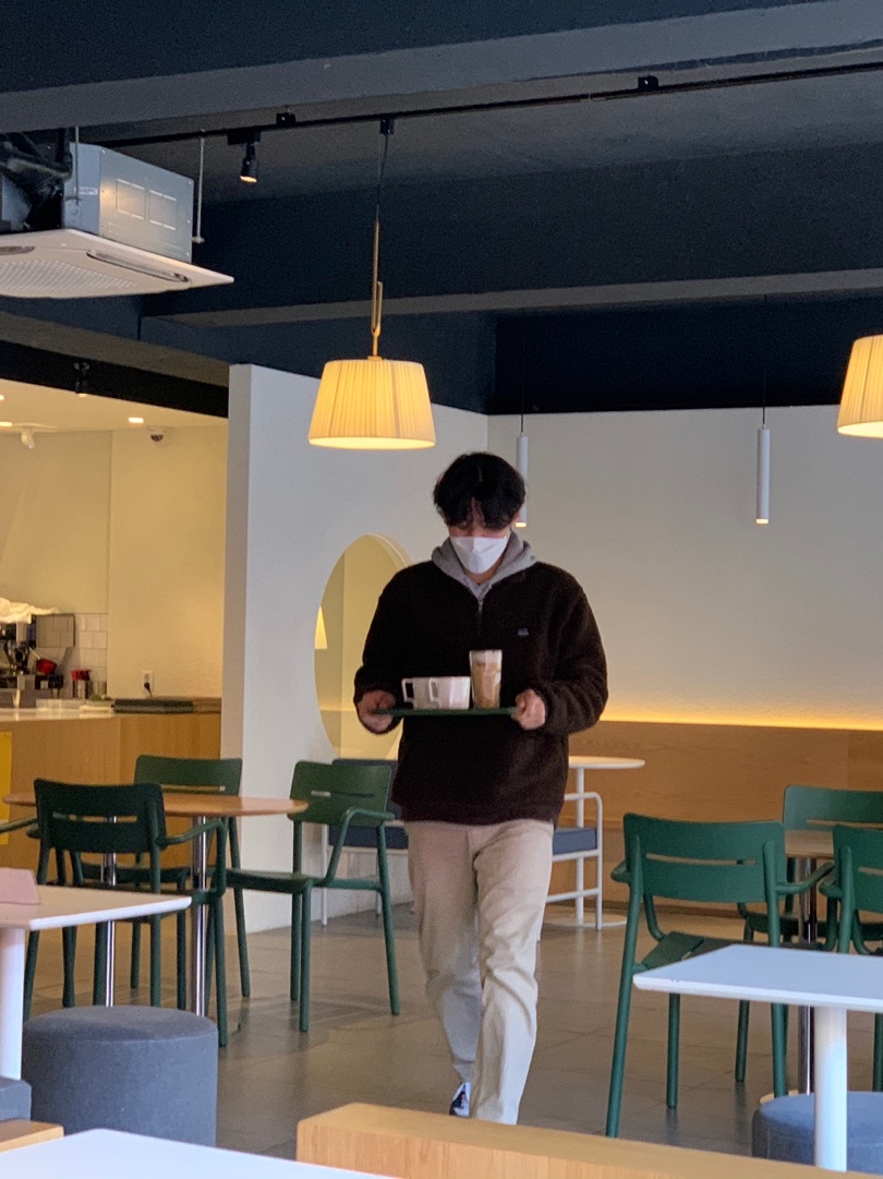 Jordan 1 Retro High OG CO.JP Midnight Navy 착용 스타일 - 3