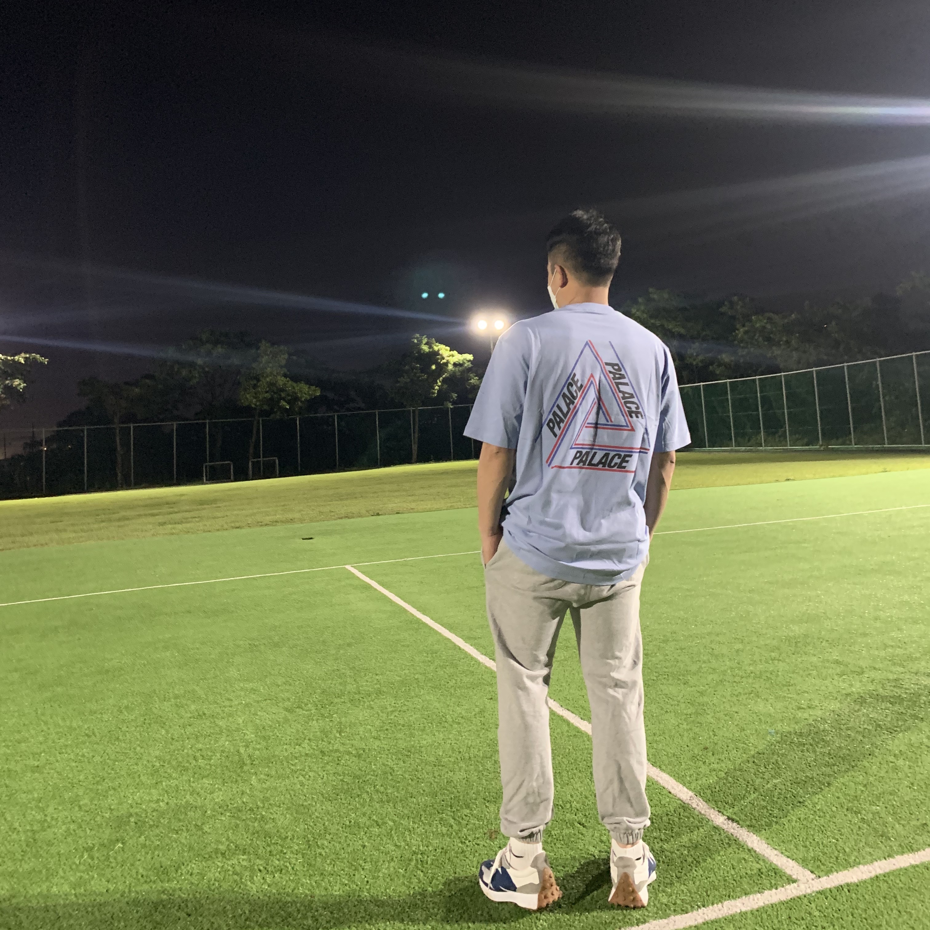 Palace Basically A Tri-Ferg T-Shirt Baby Blue - 21SS, New Balance 327 Navy White Gum 착용 스타일