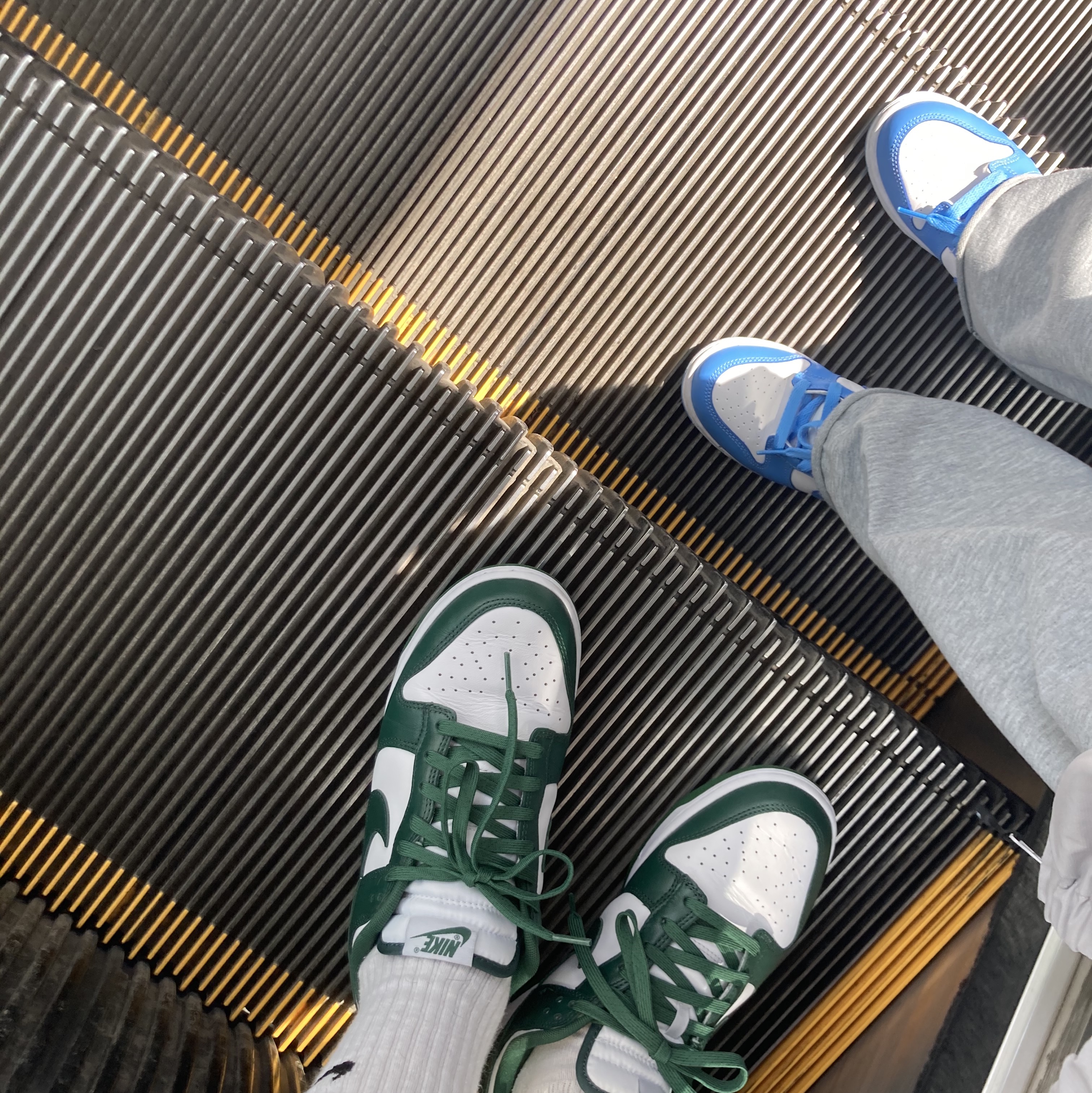 Nike Dunk Low Retro Varsity Green, Nike Dunk Low Retro University Blue 착용 스타일