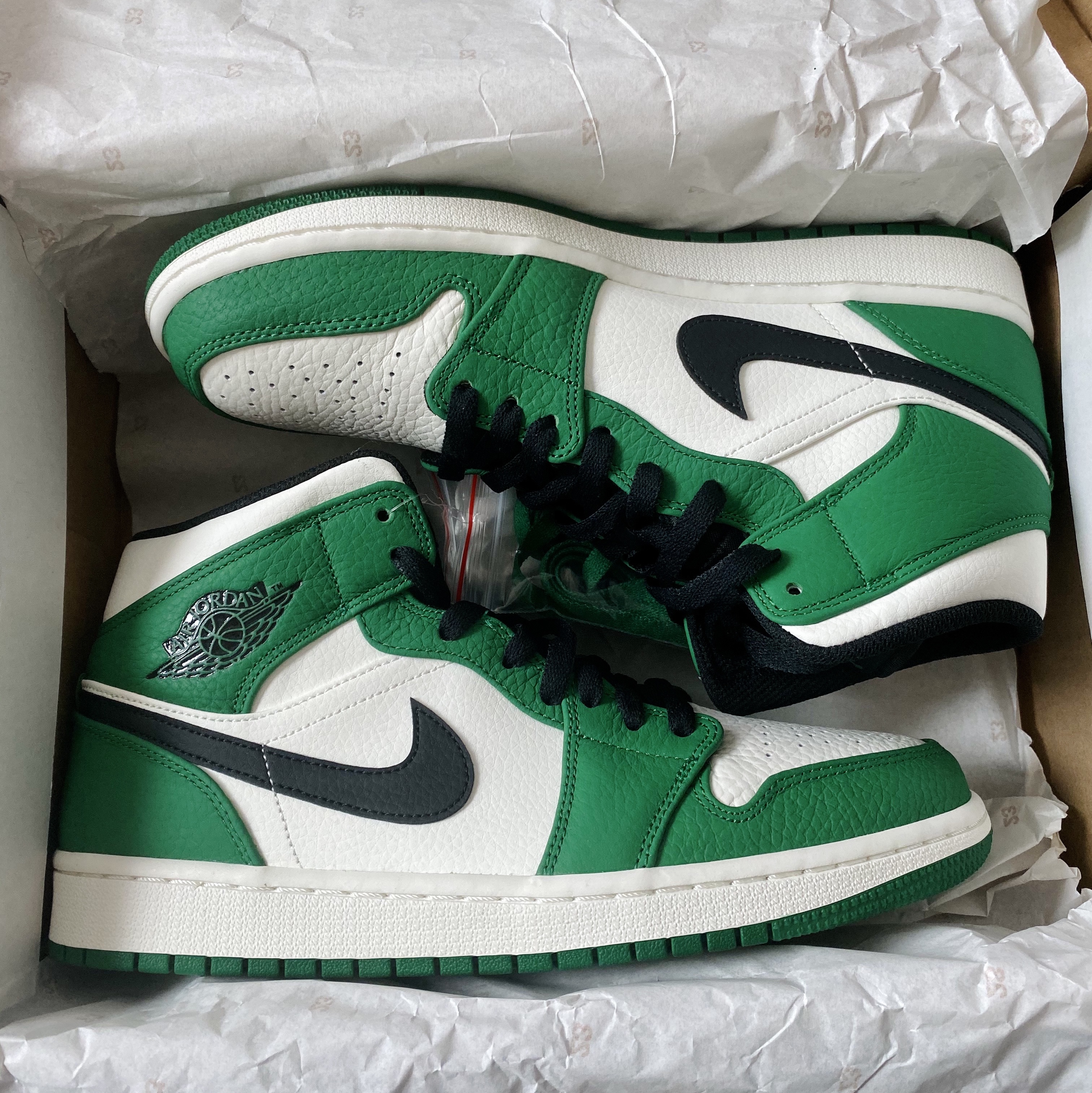 Jordan 1 Mid Pine Green 착용 스타일 - 1