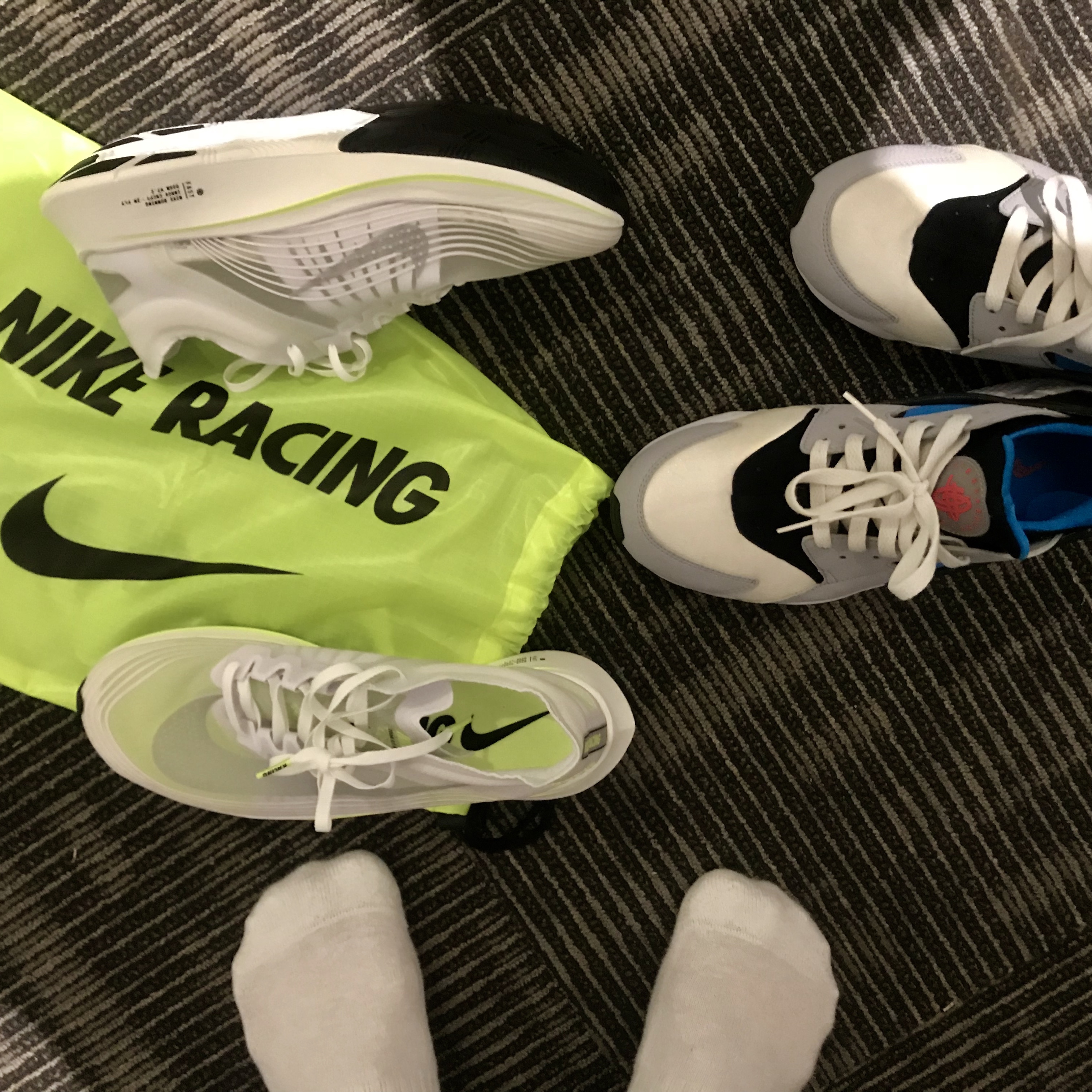 Nike Zoom Fly White Volt 착용 스타일
