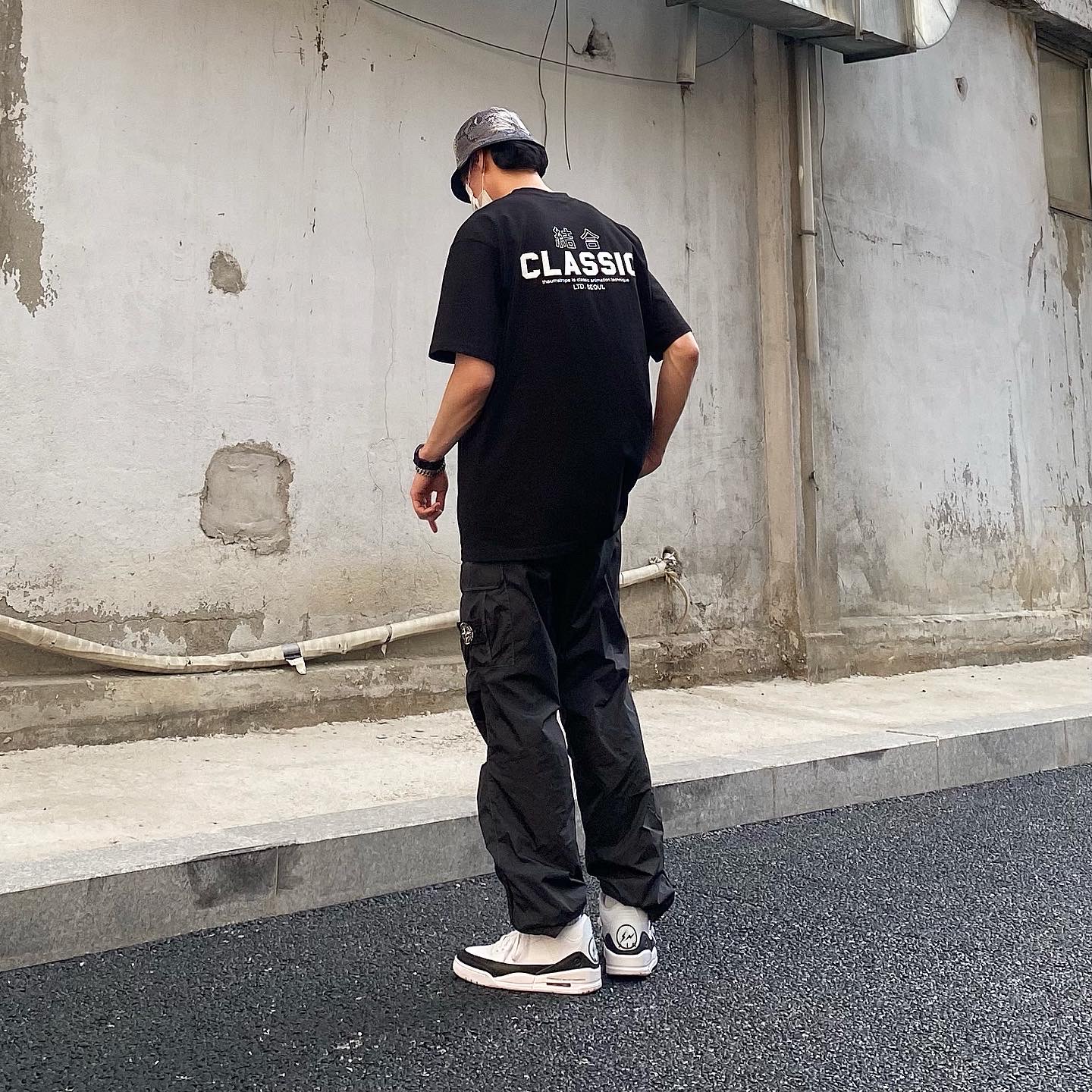 Jordan 3 x Fragment Retro SP White Black, Supreme x Stone Island Painted Camo Nylon Cargo Pants Black - 20FW 착용 스타일 - 1