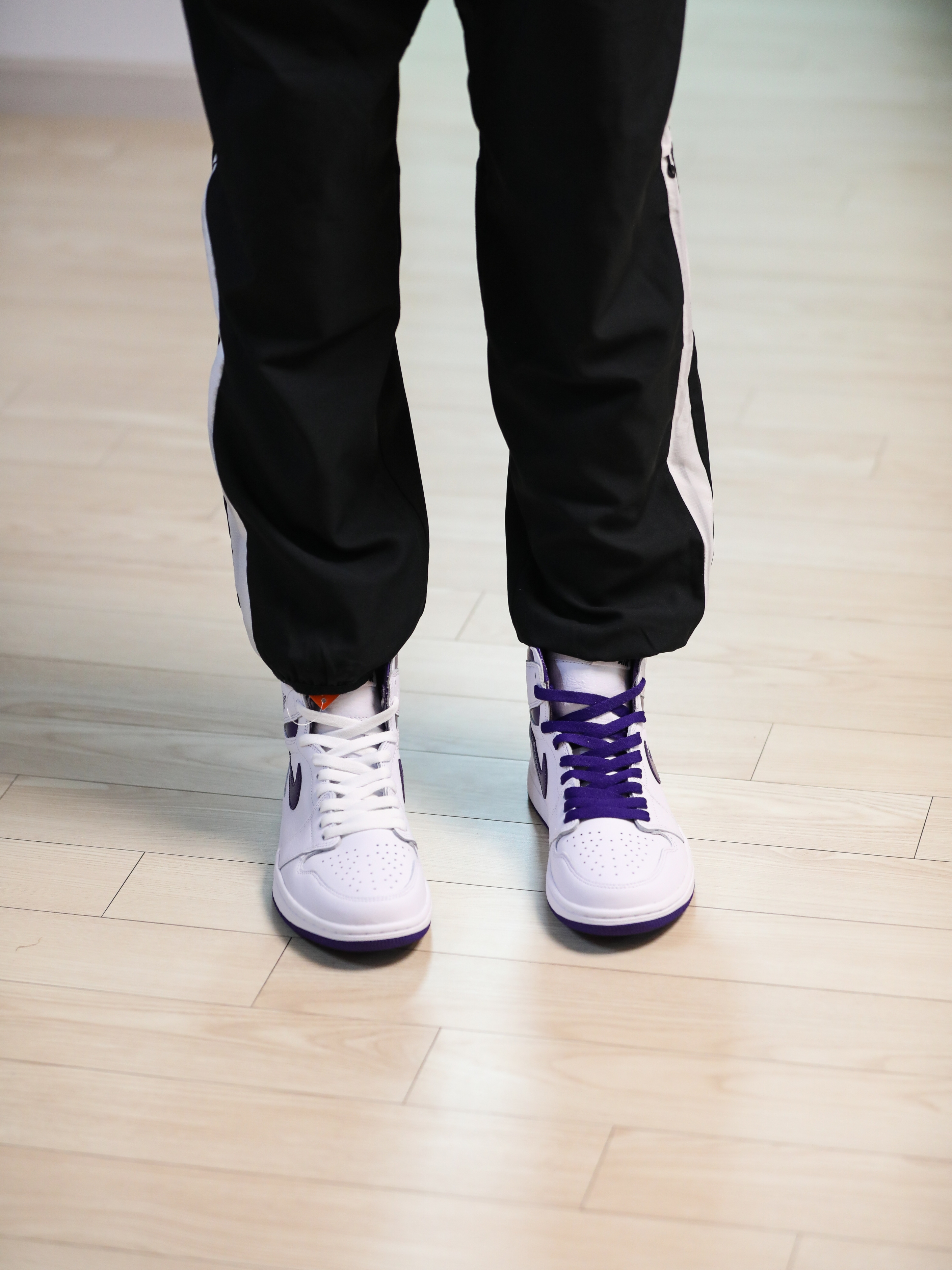 (W) Jordan 1 High OG Court Purple 착용 스타일 - 3