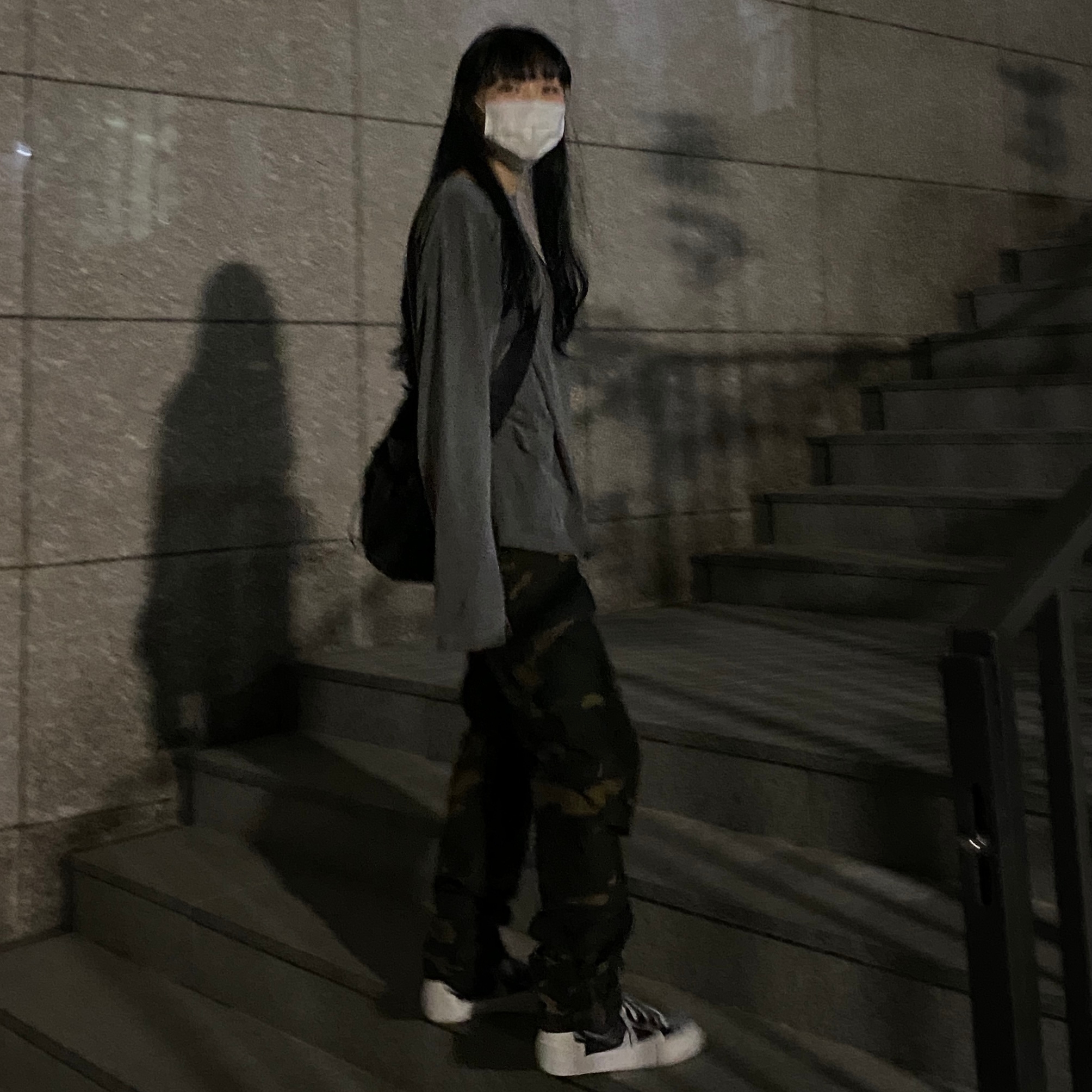 Nike x Sacai Blazer Mid Black Grey 착용 스타일